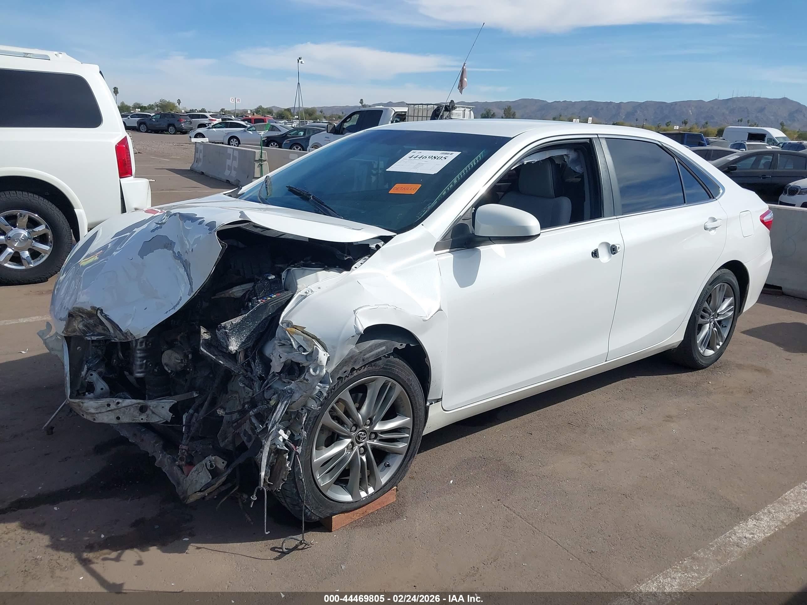 TOYOTA CAMRY image 2