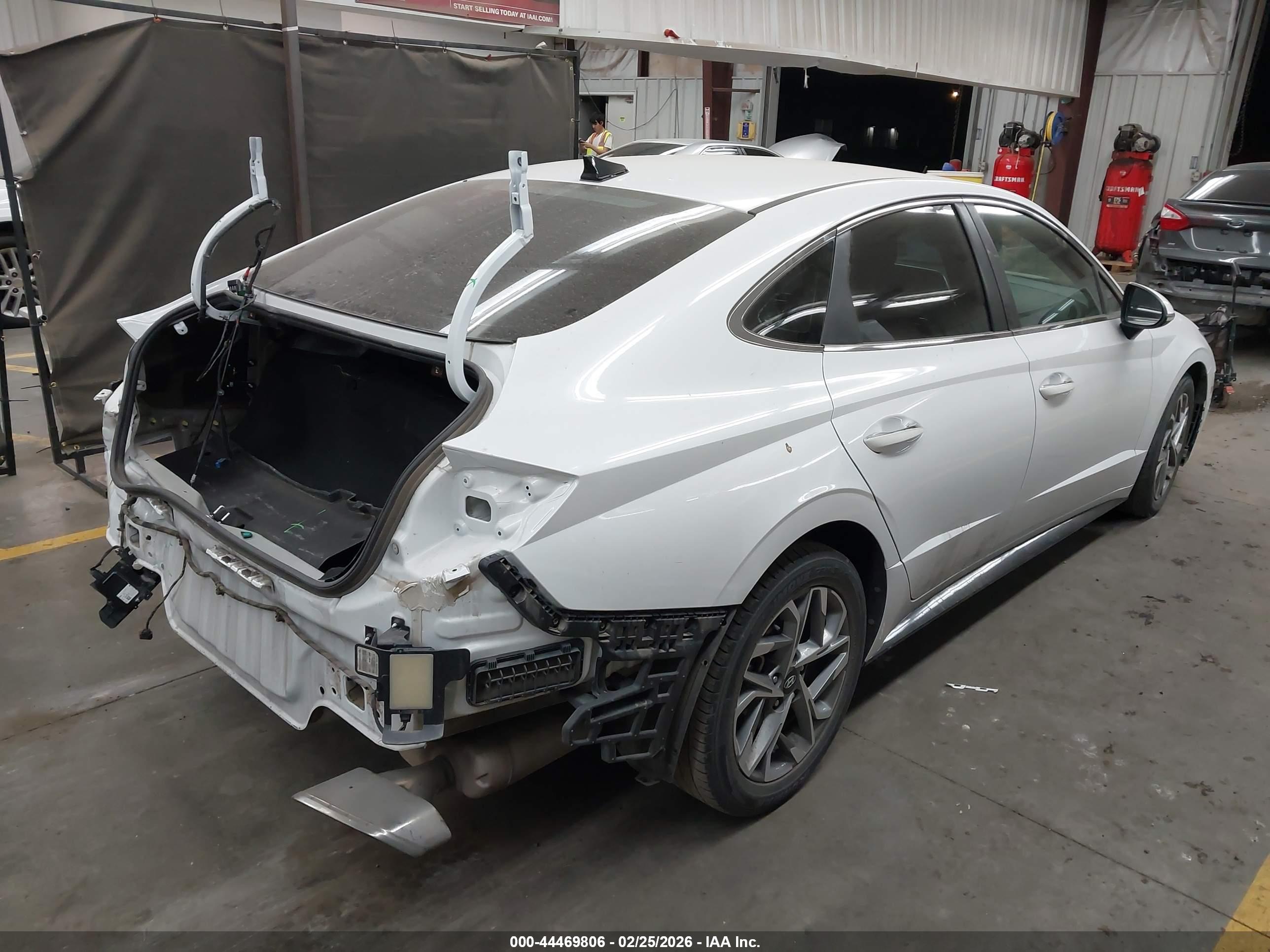 HYUNDAI SONATA image 4