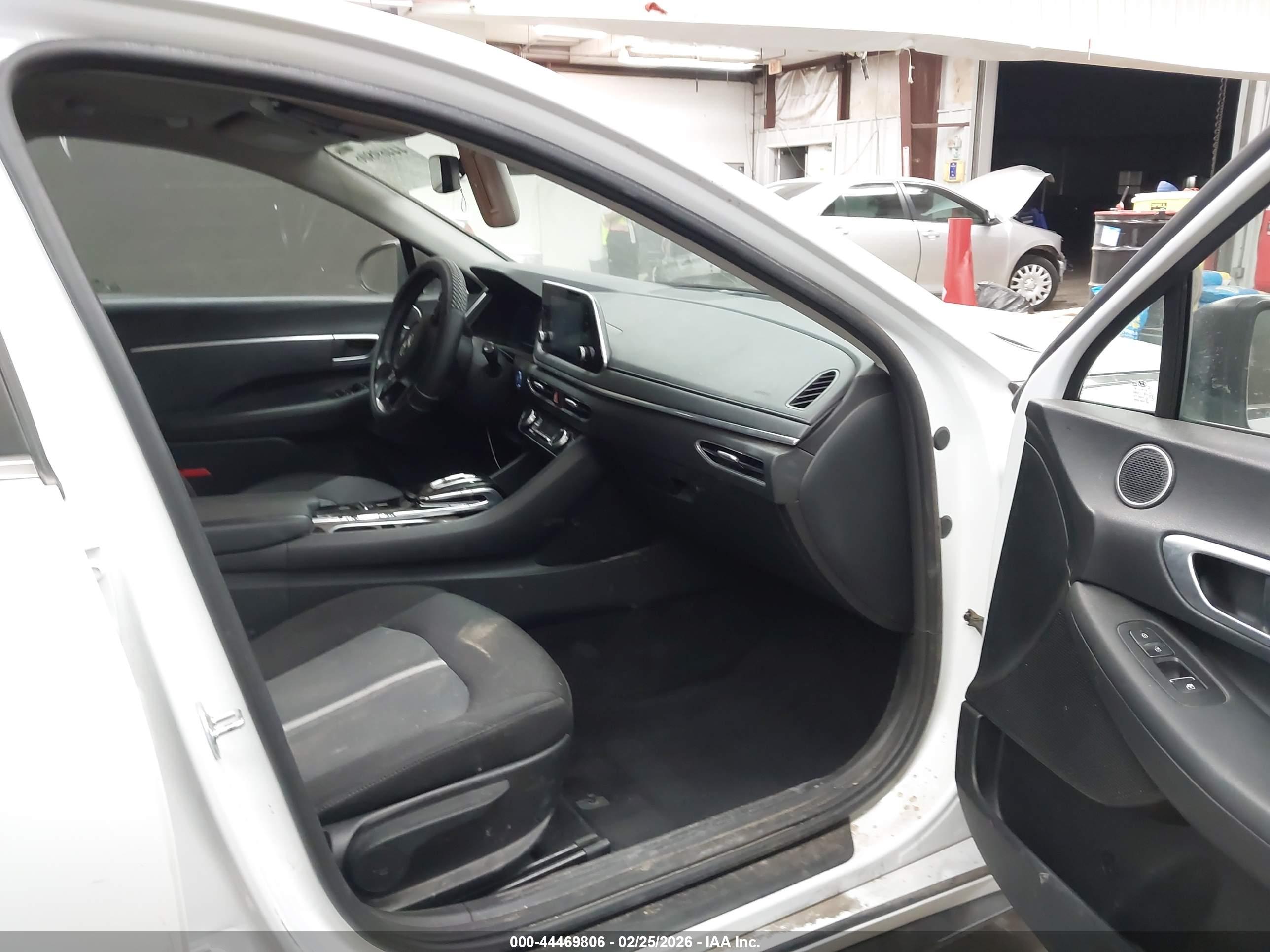 HYUNDAI SONATA image 5