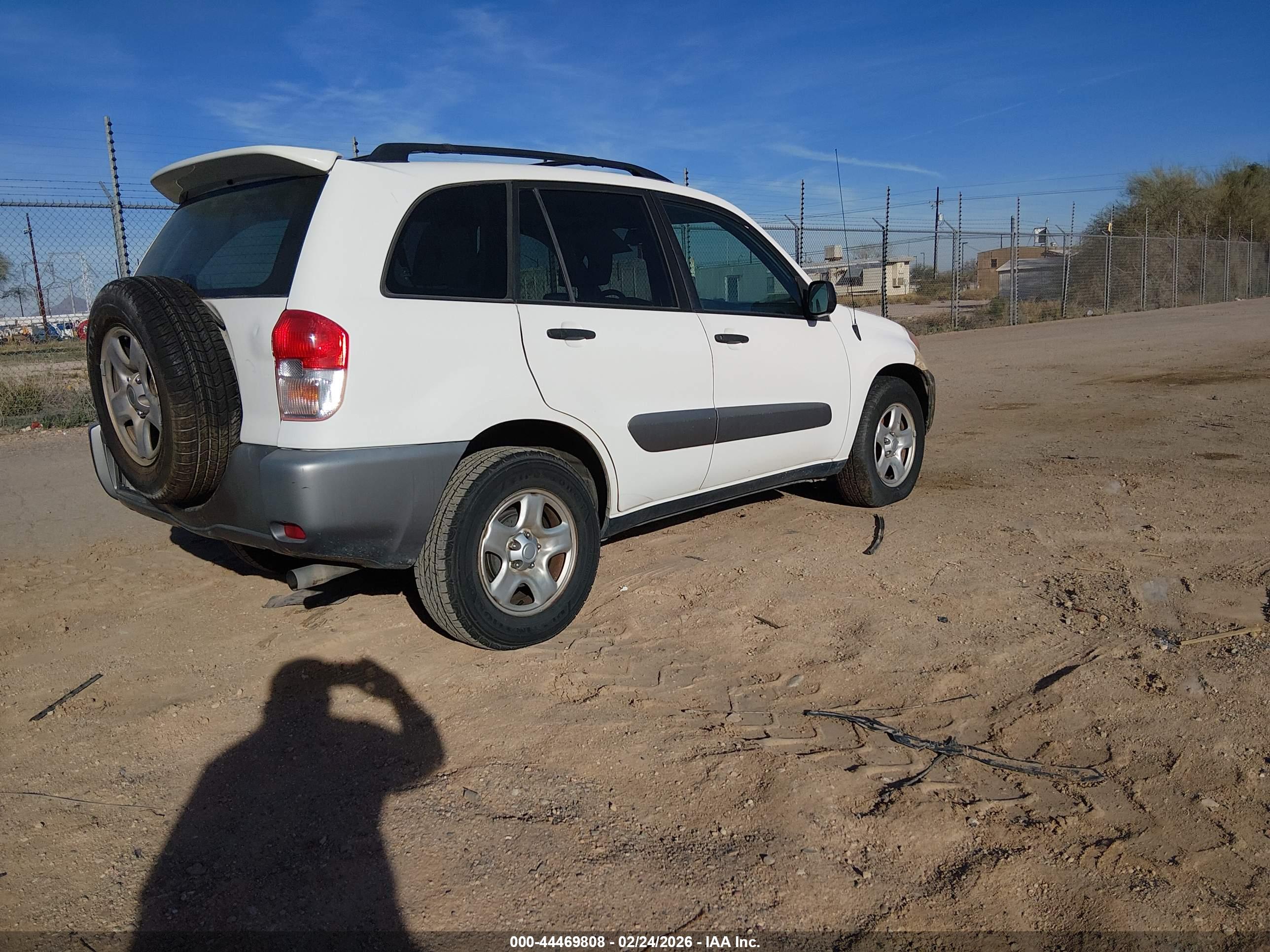 TOYOTA RAV4 image 4