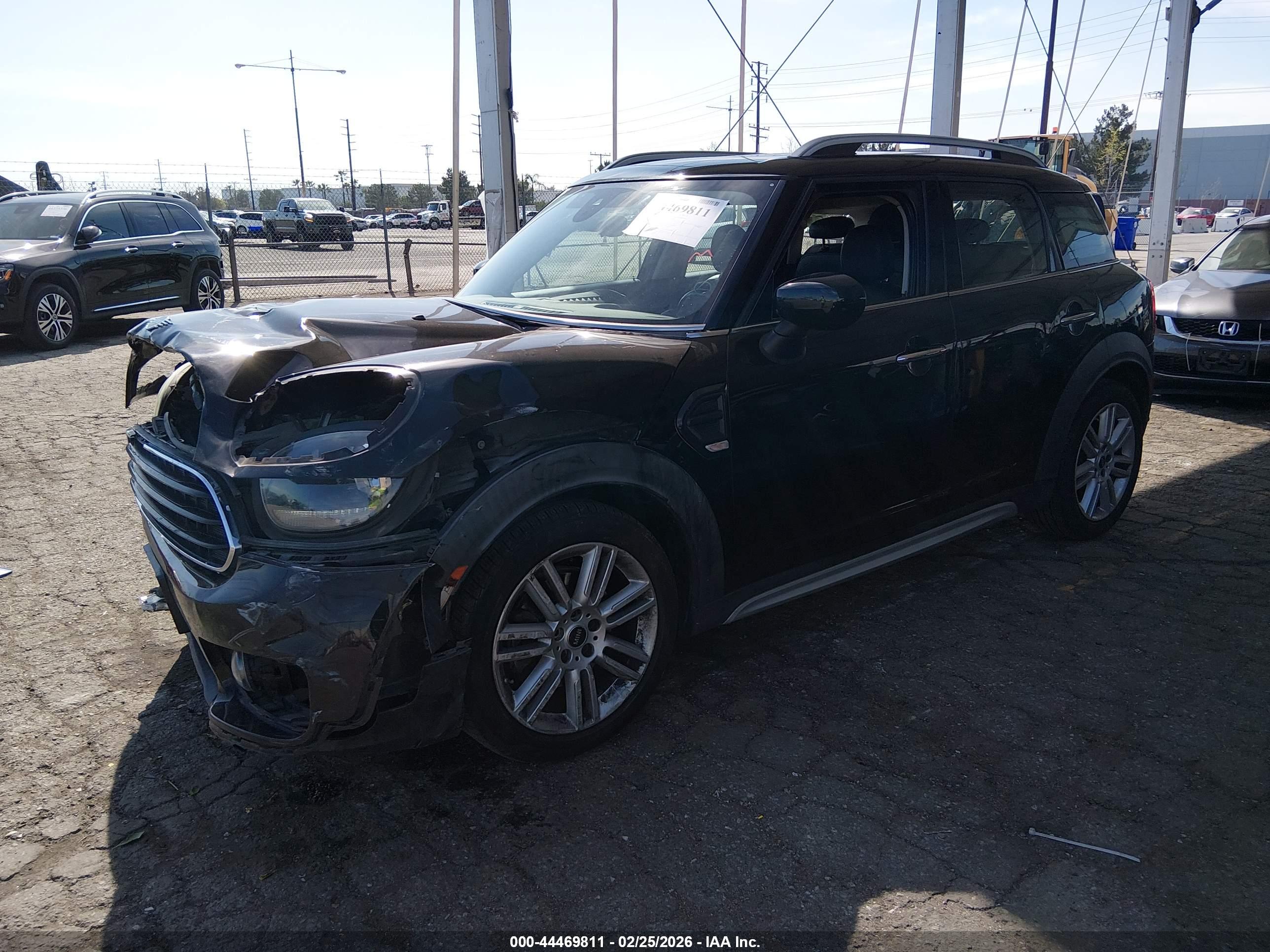 MINI COUNTRYMAN image 2