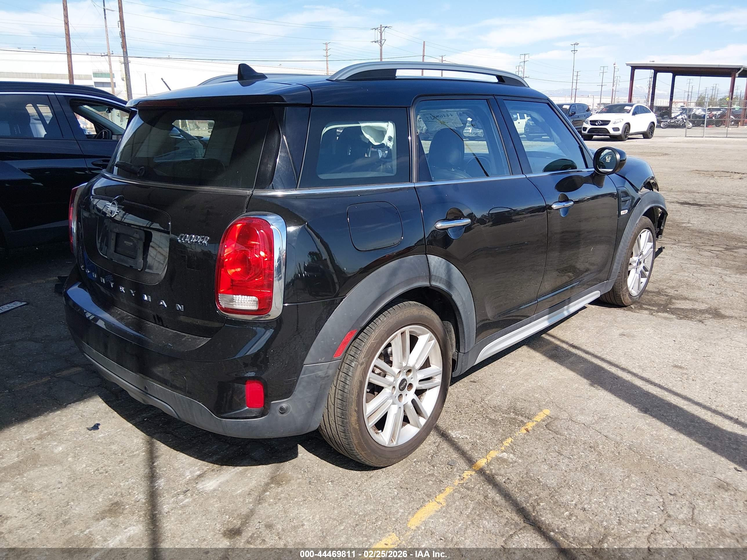 MINI COUNTRYMAN image 4