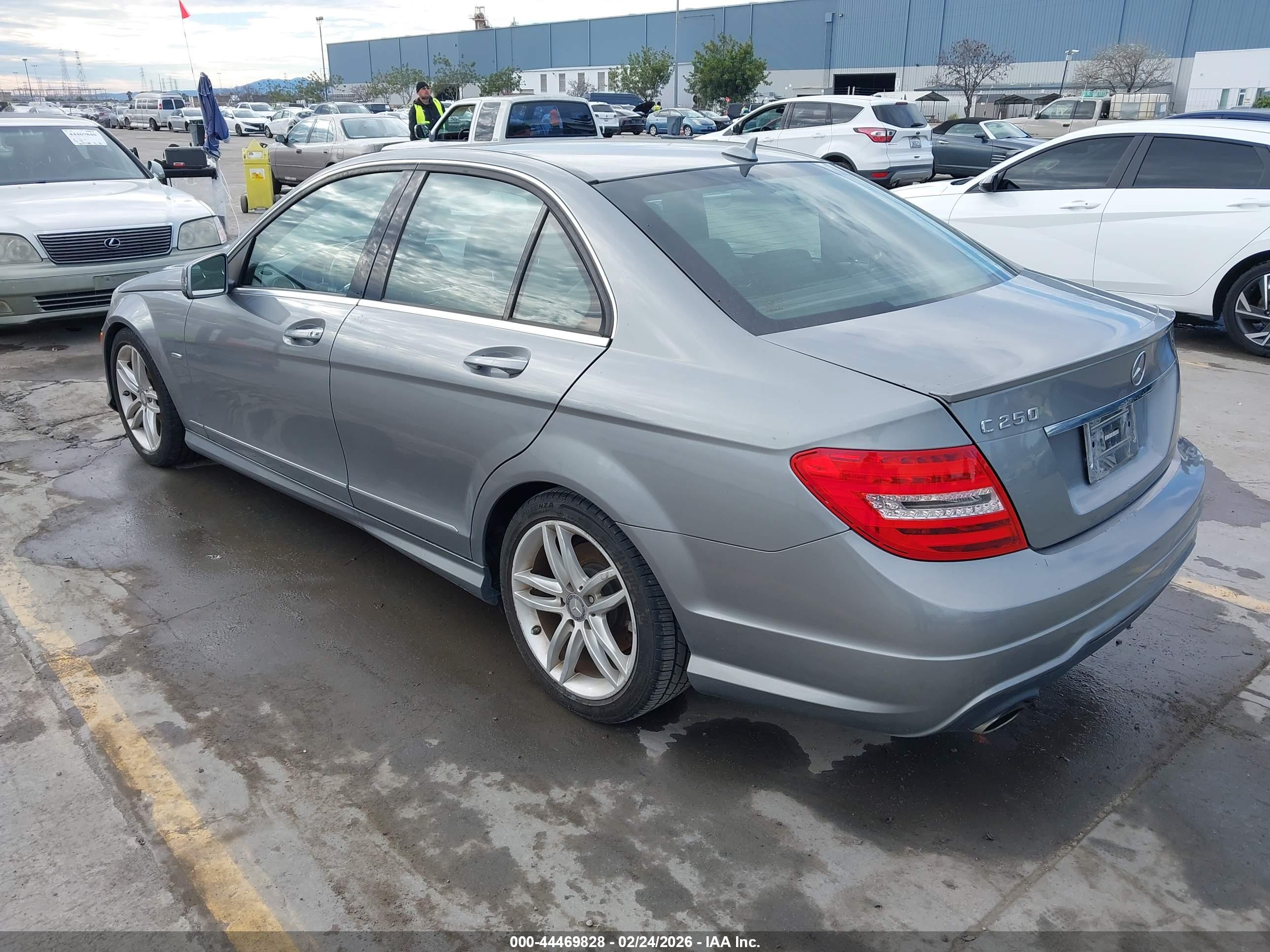 MERCEDES-BENZ C image 3