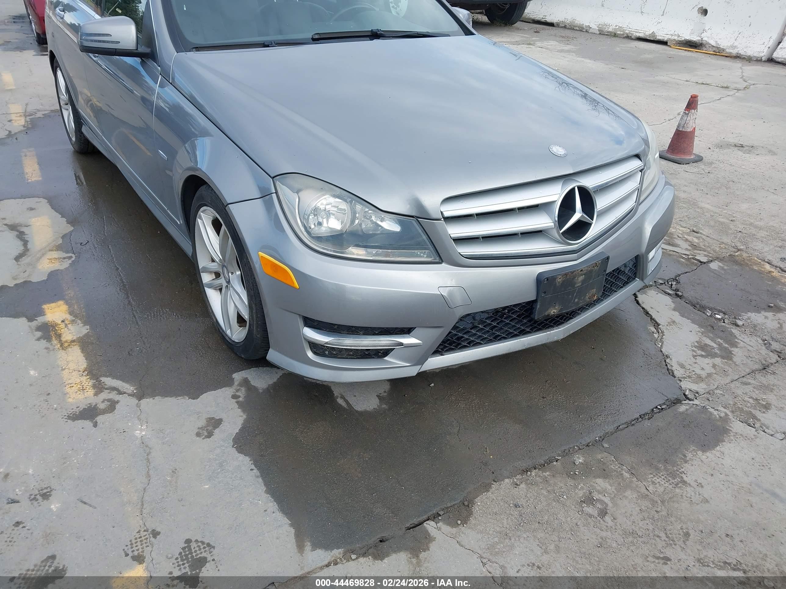 MERCEDES-BENZ C image 6