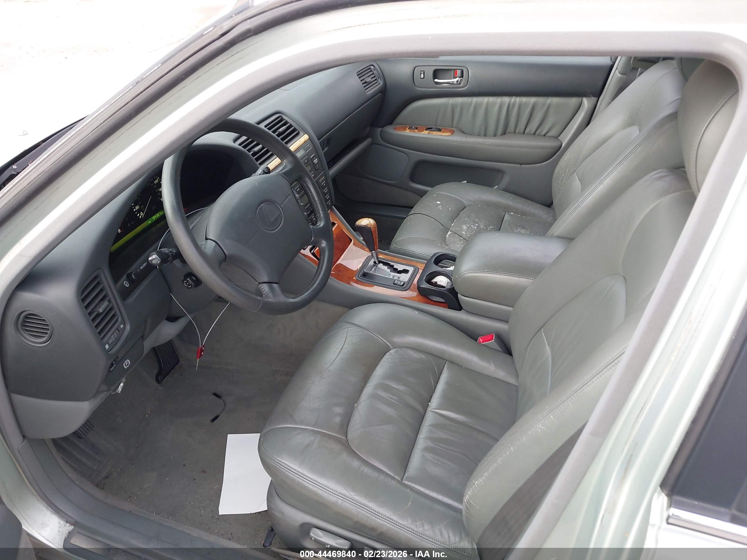 LEXUS LS image 5