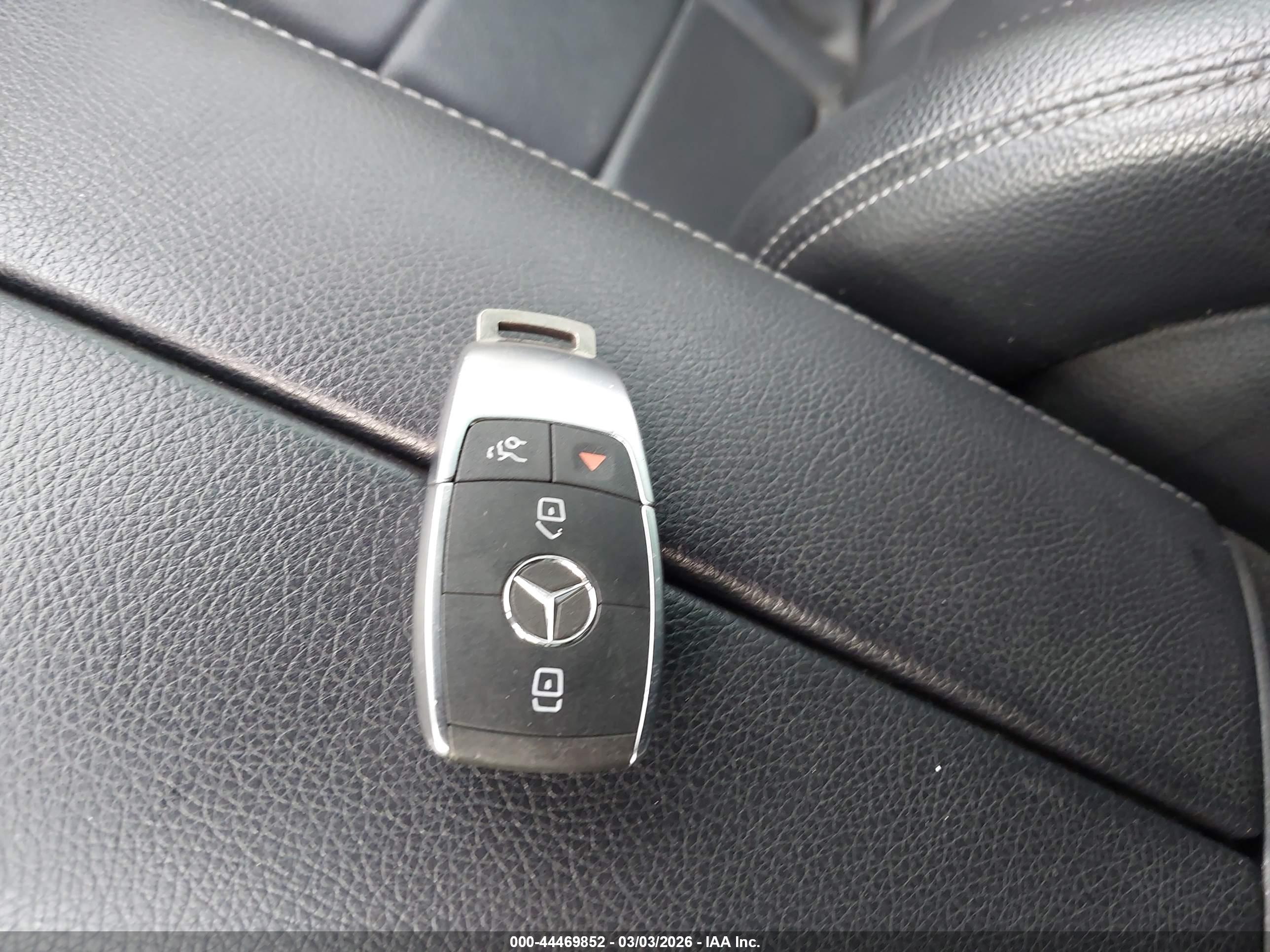 MERCEDES-BENZ C image 11