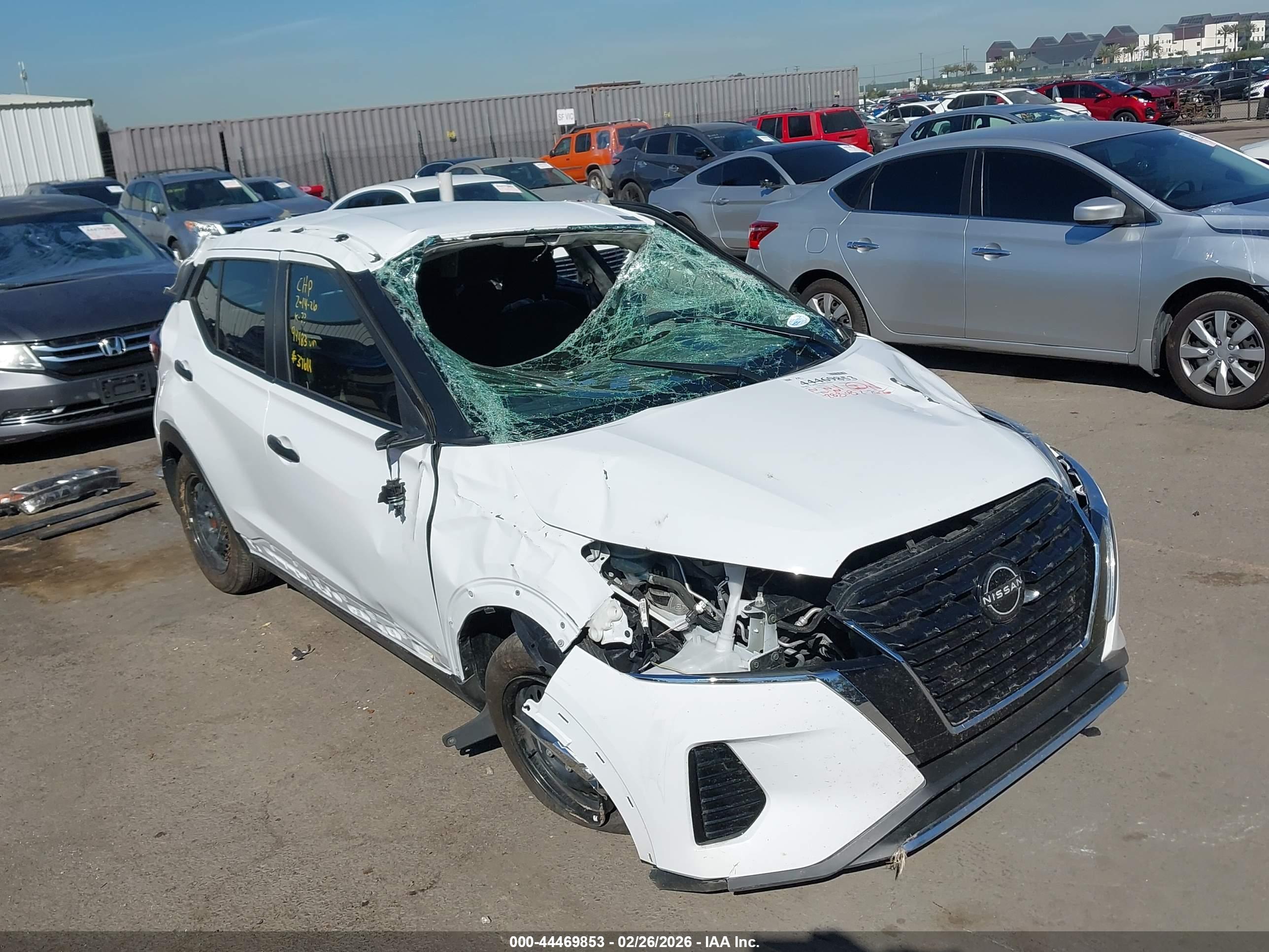 NISSAN KICKS image 6