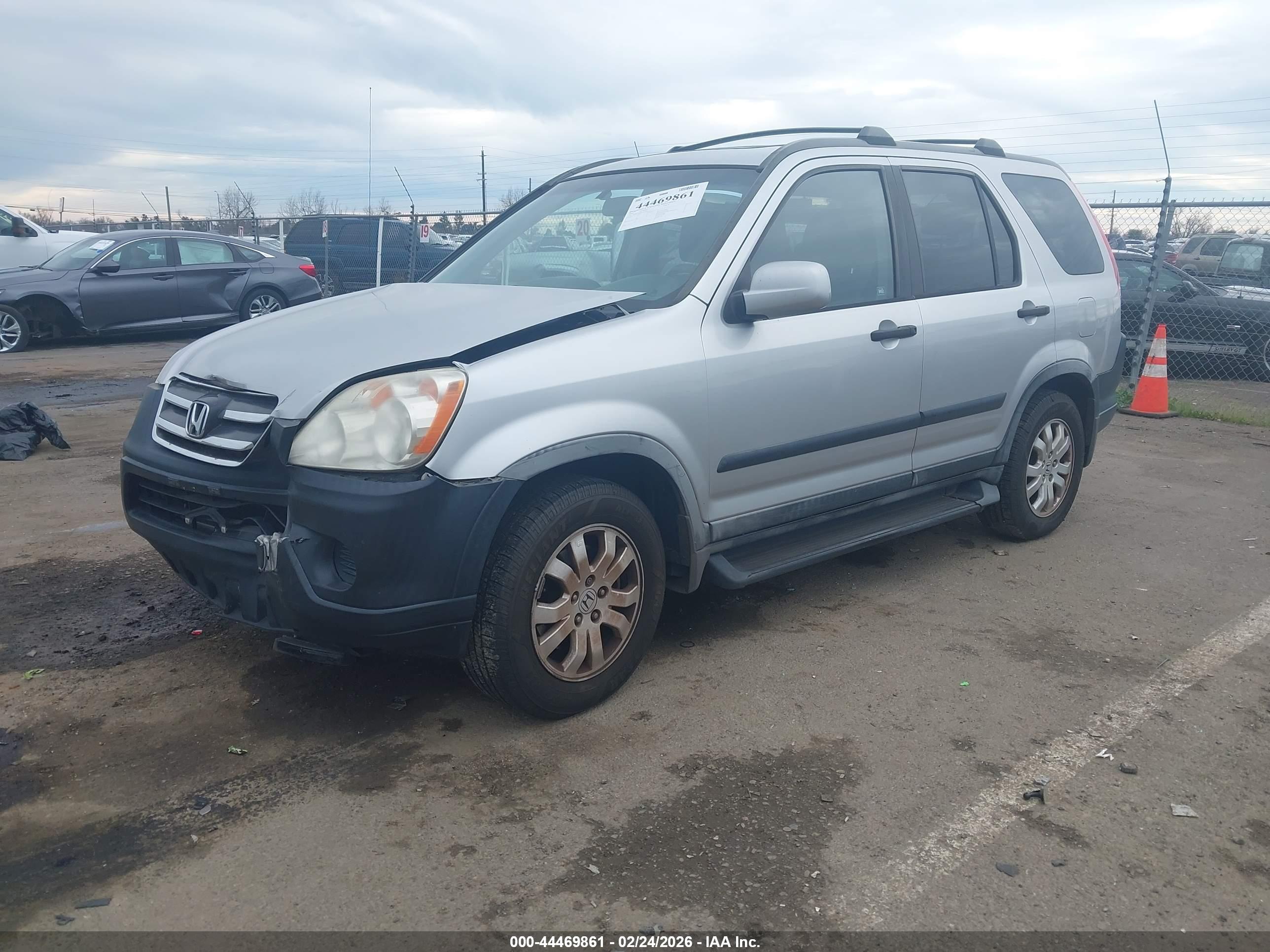 HONDA CR-V image 2