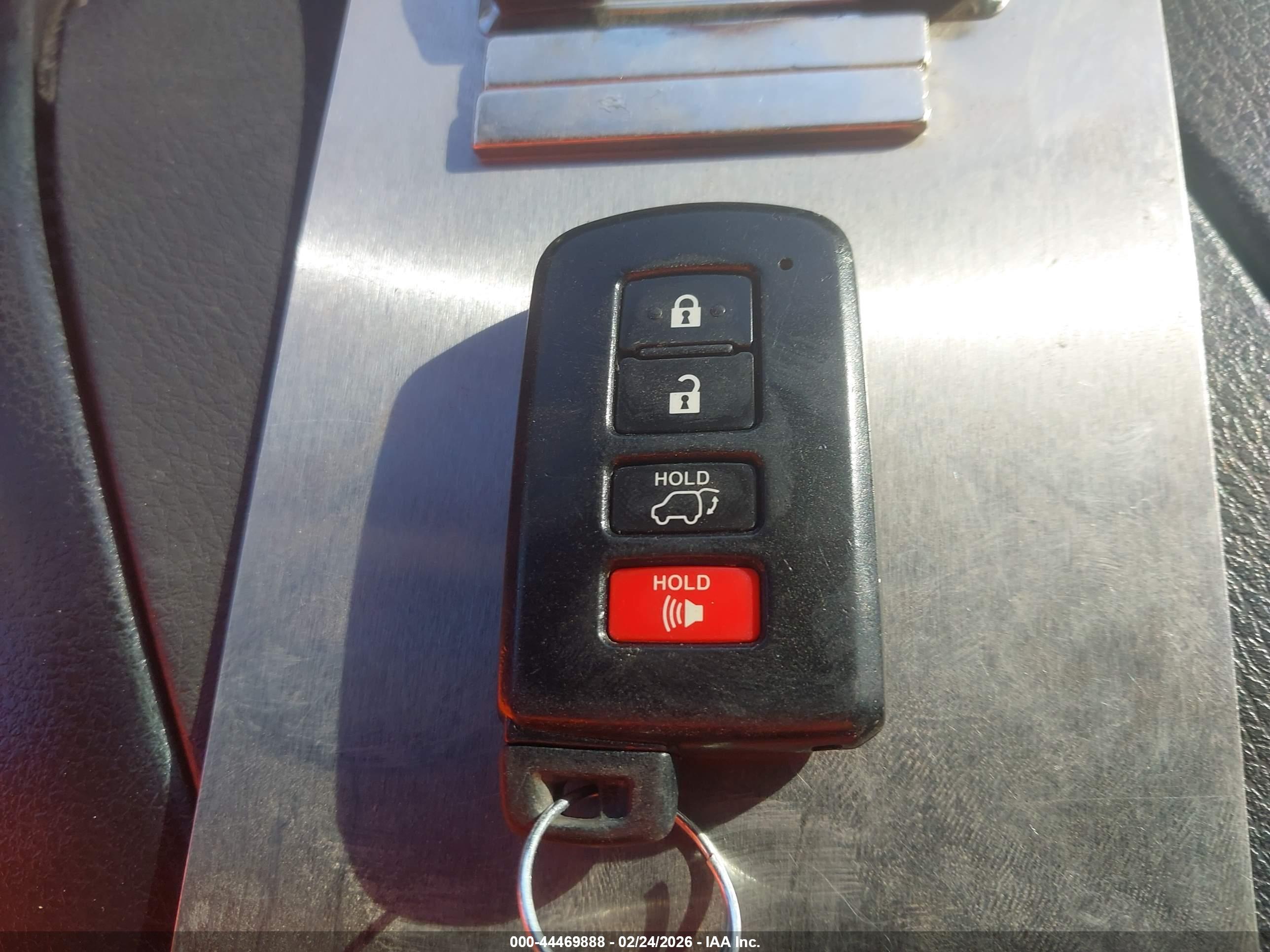 TOYOTA HIGHLANDER image 11