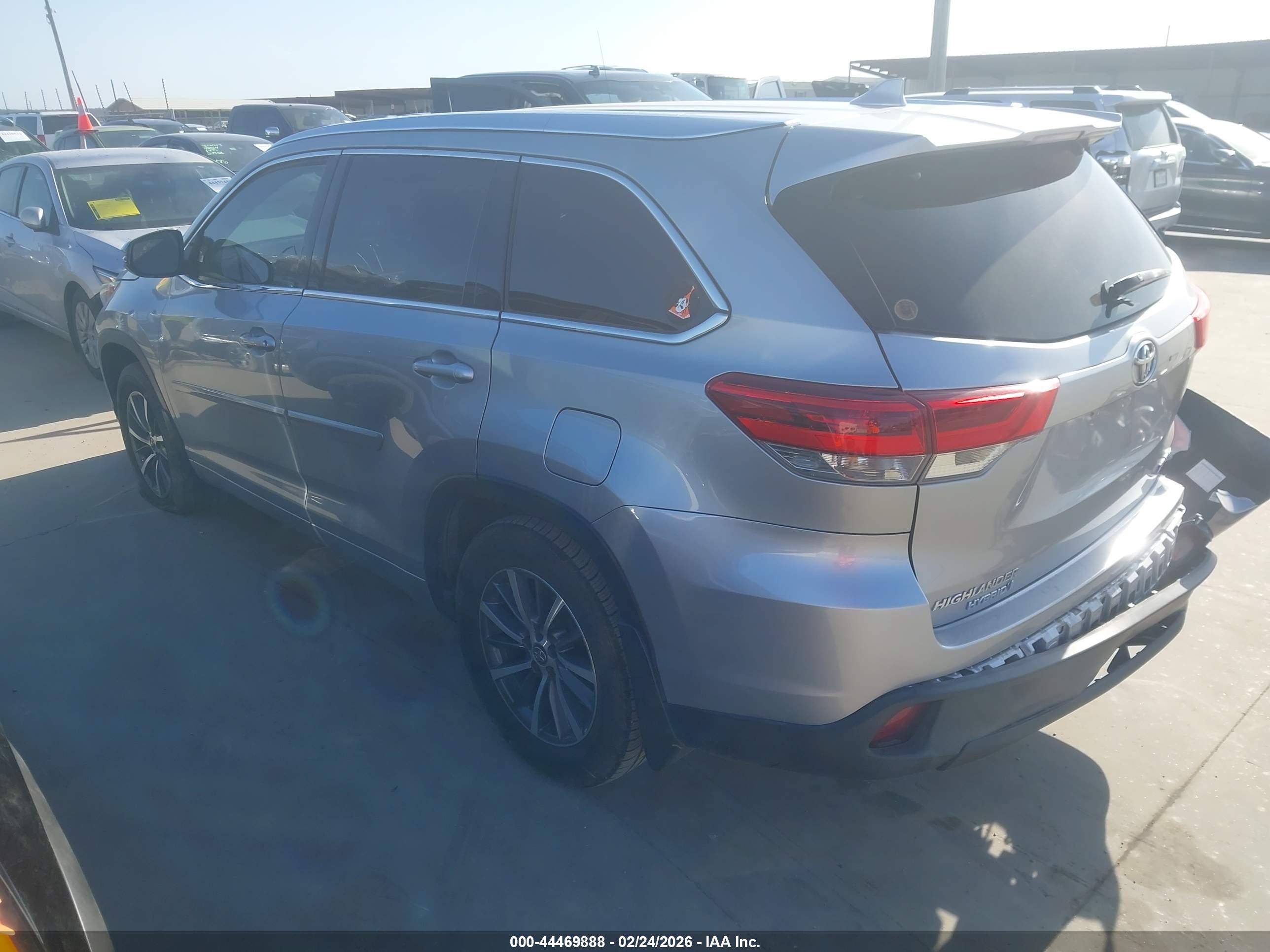 TOYOTA HIGHLANDER image 3