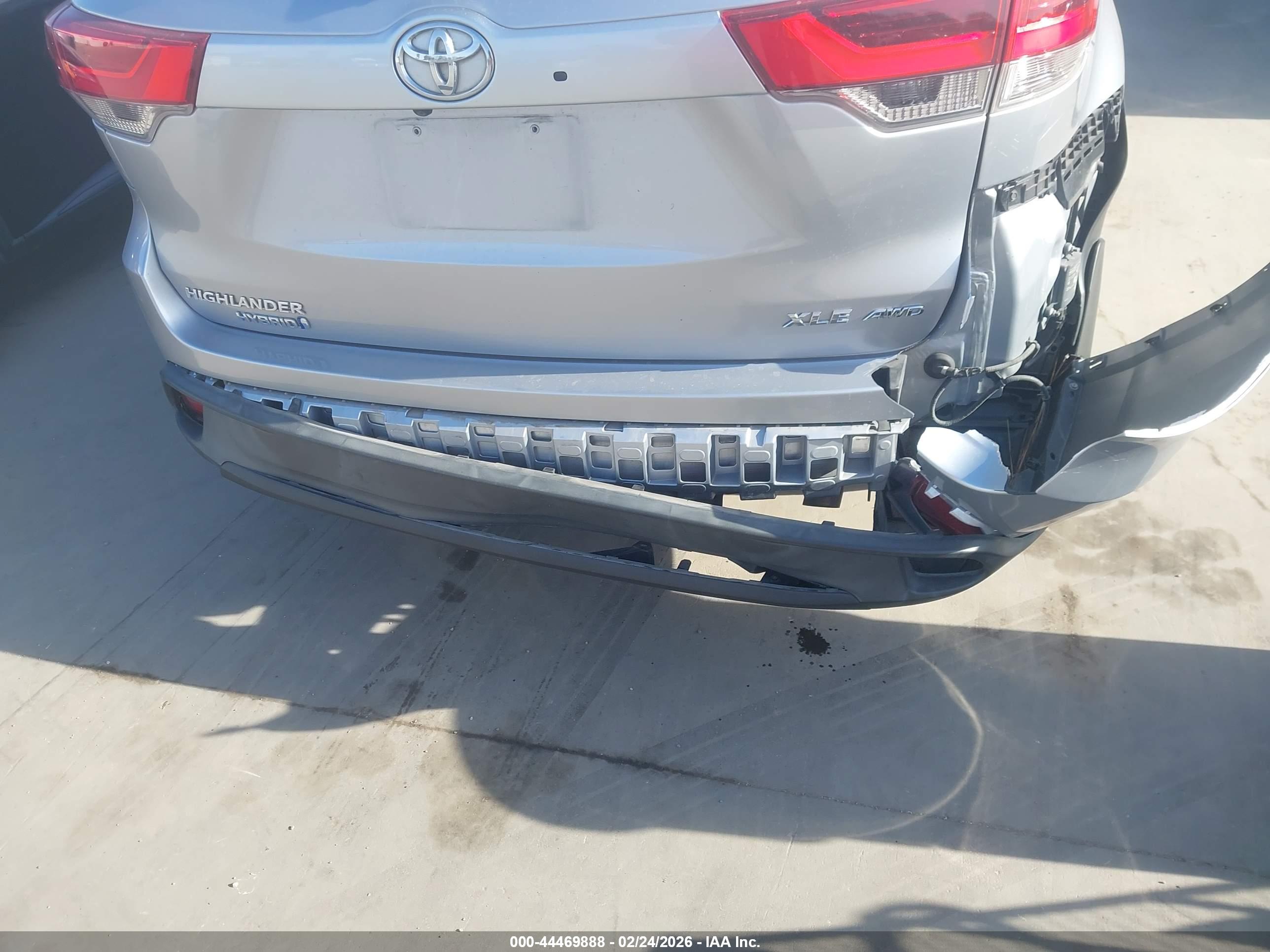 TOYOTA HIGHLANDER image 6