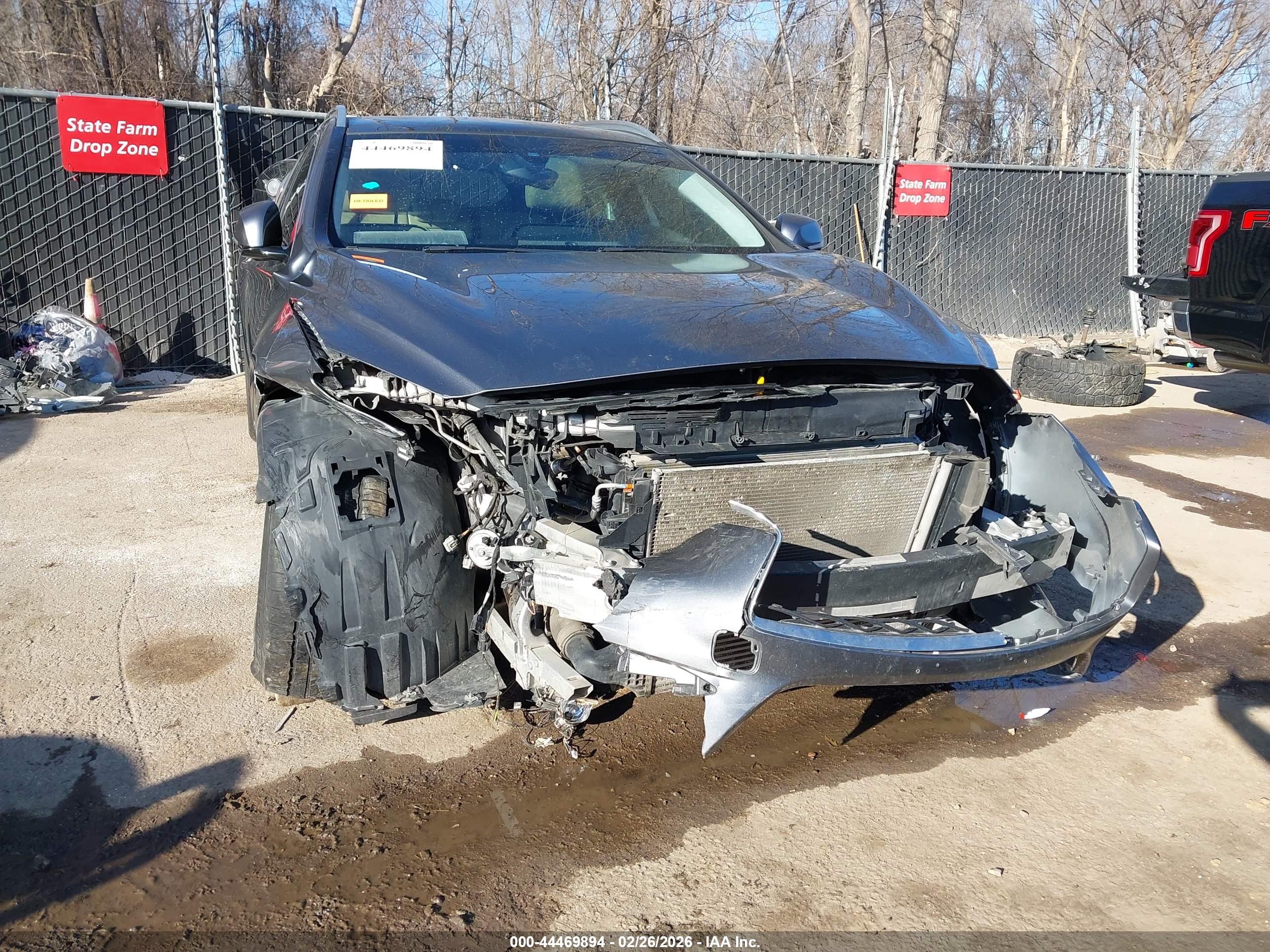 INFINITI QX30 image 6