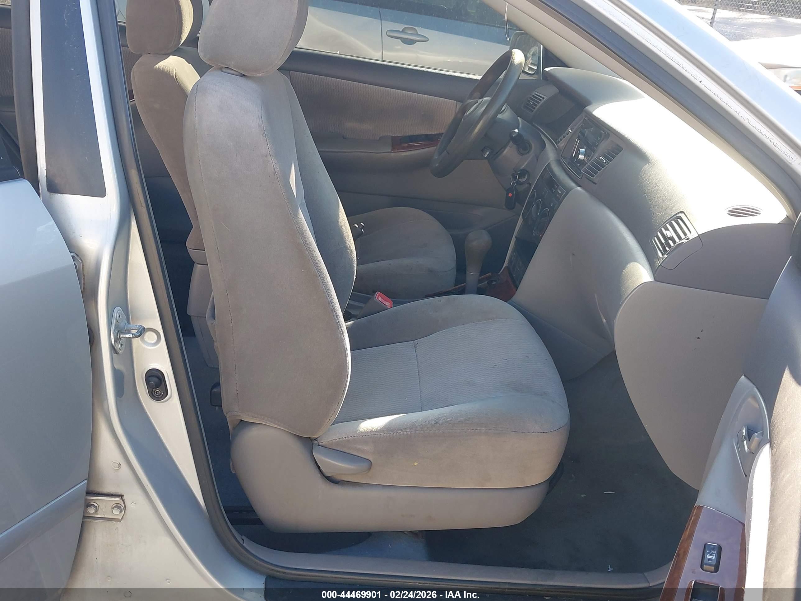 TOYOTA COROLLA image 5