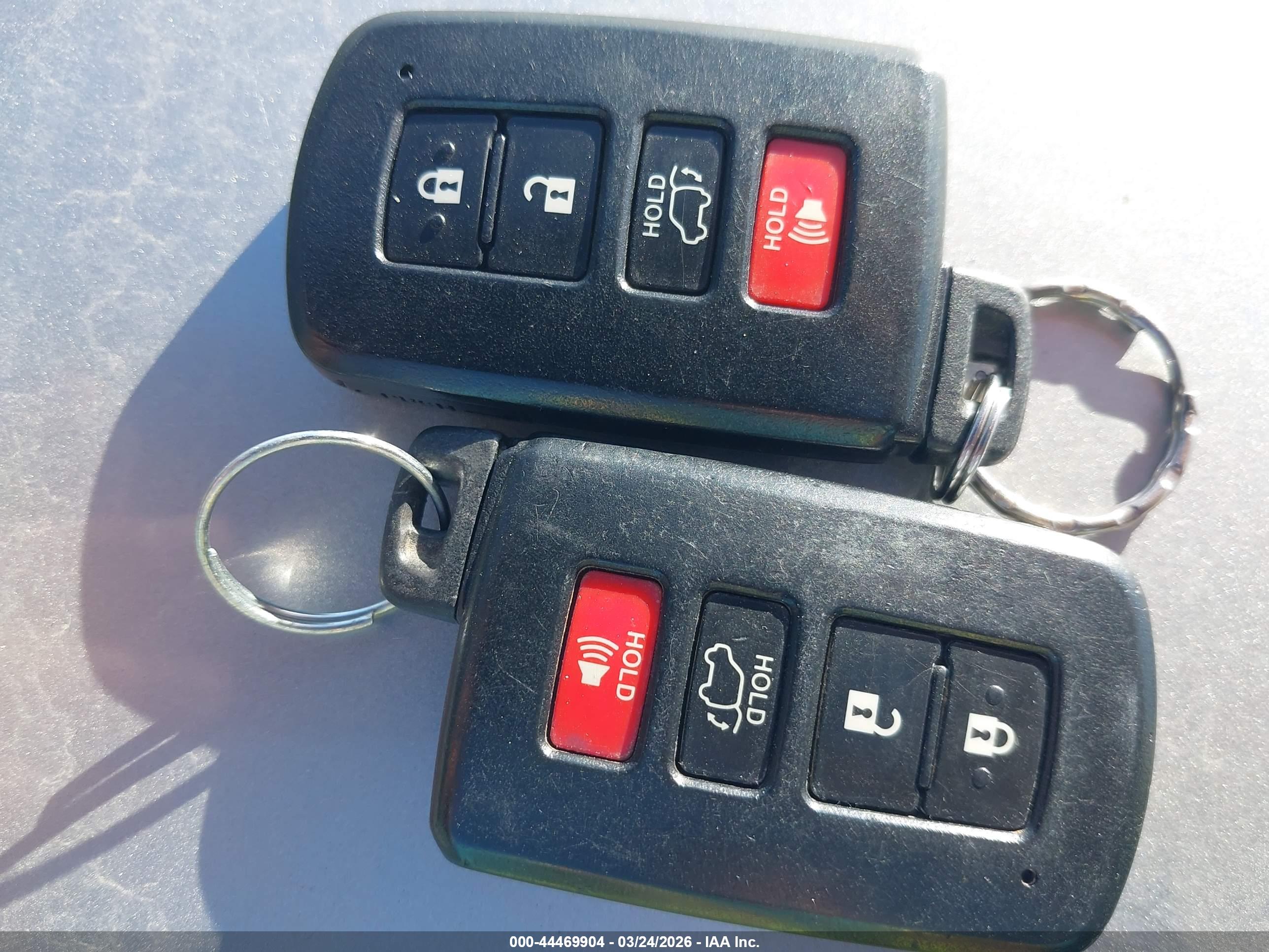 TOYOTA RAV4 image 11