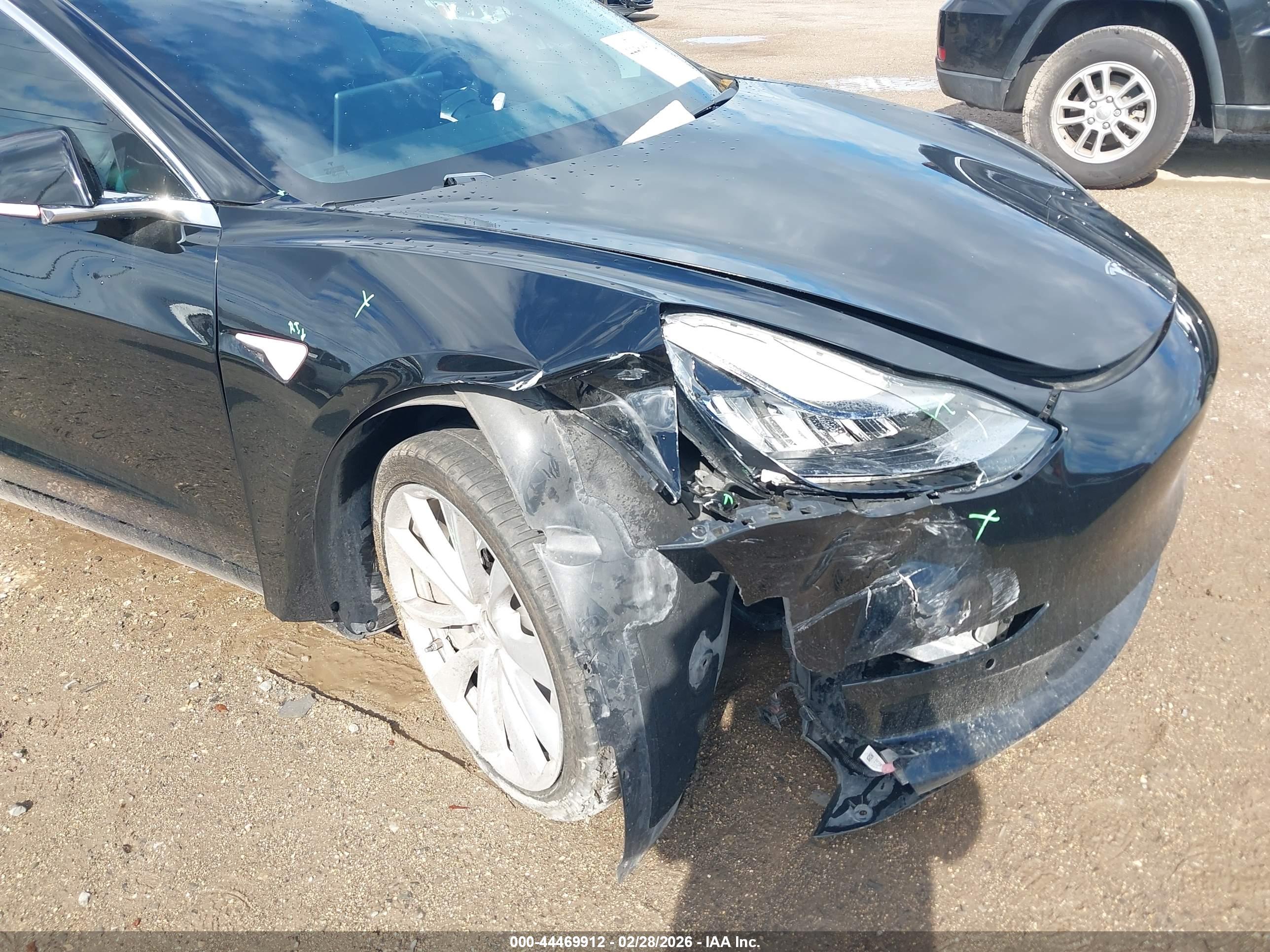 TESLA MODEL image 6