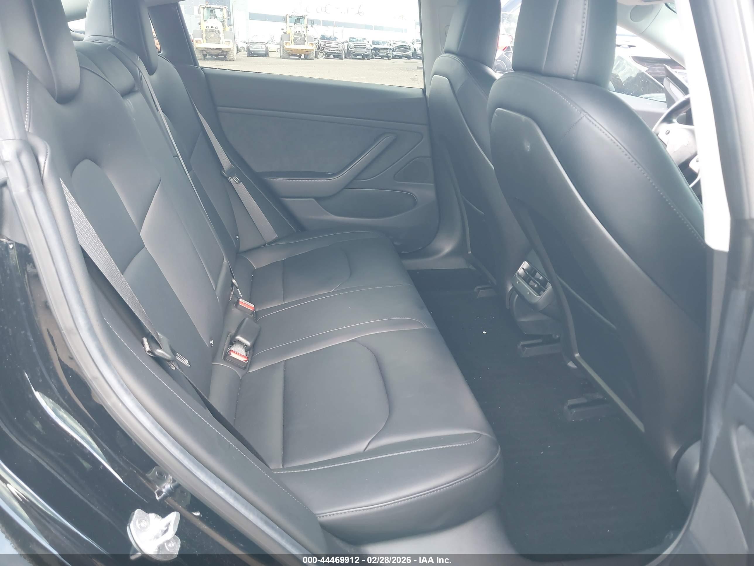 TESLA MODEL image 8