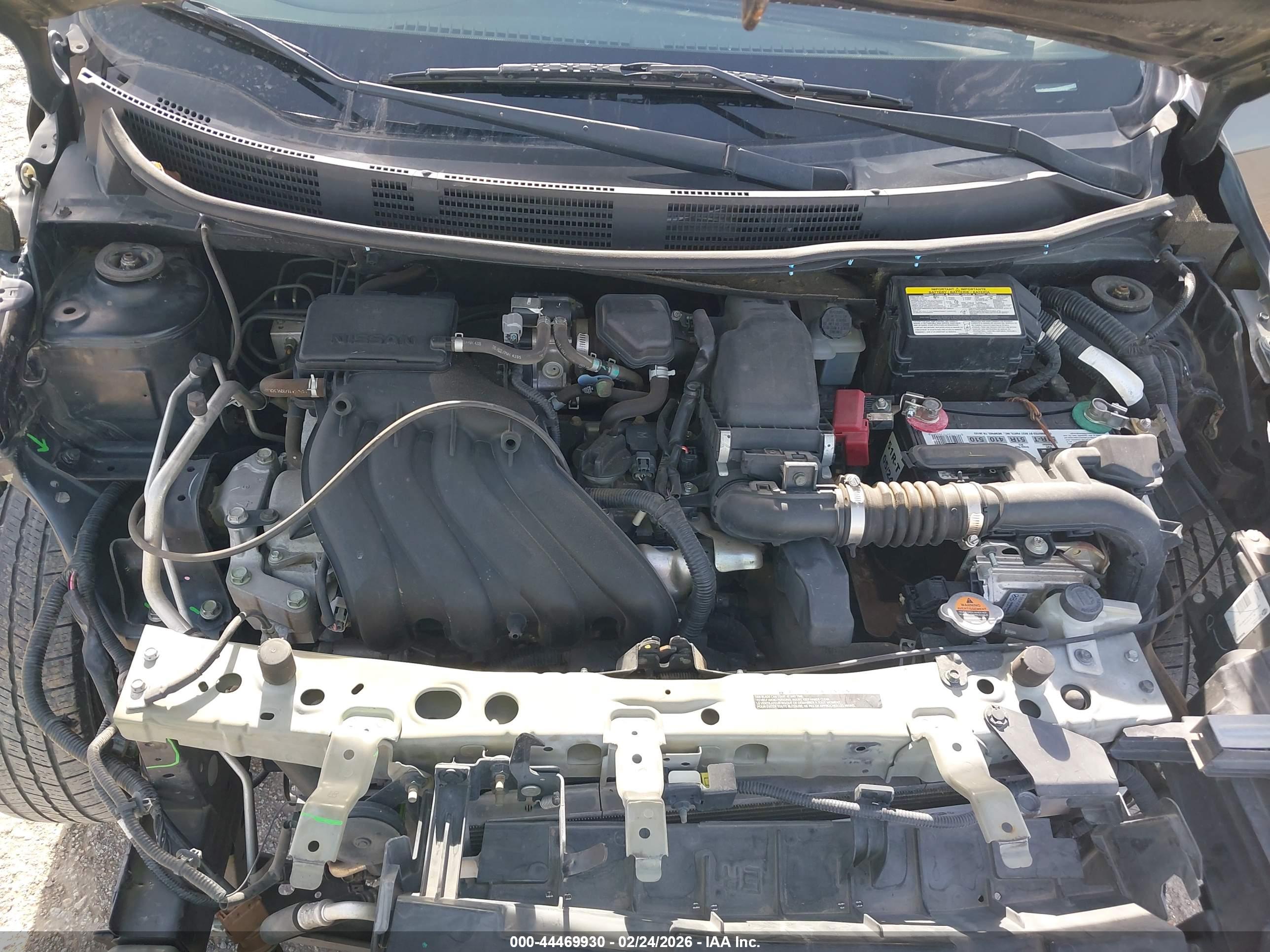 NISSAN VERSA image 10