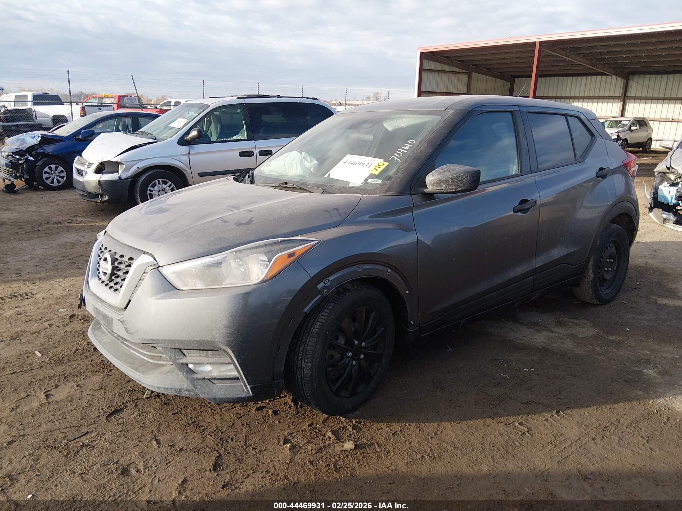 NISSAN KICKS image 2