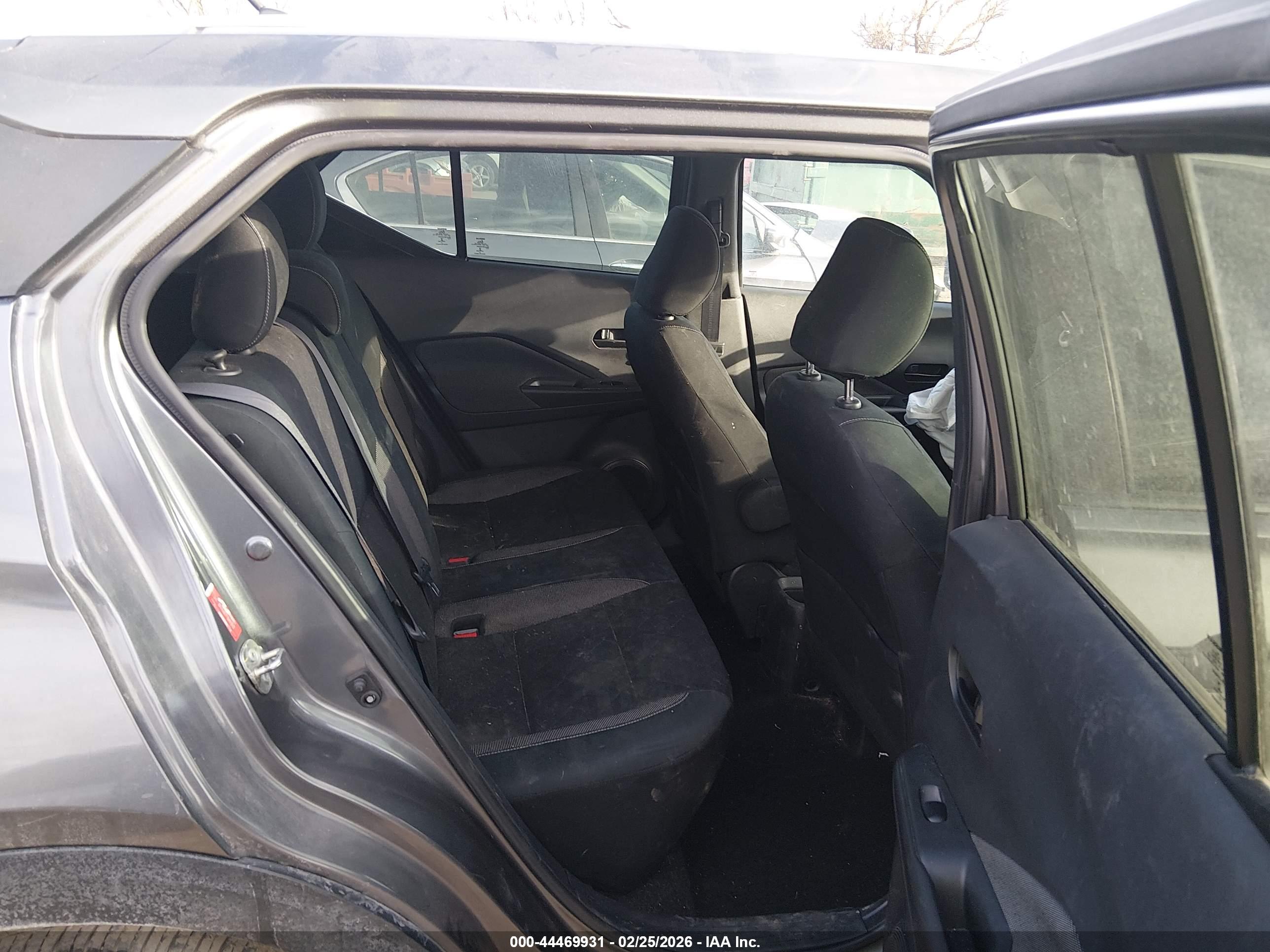 NISSAN KICKS image 8