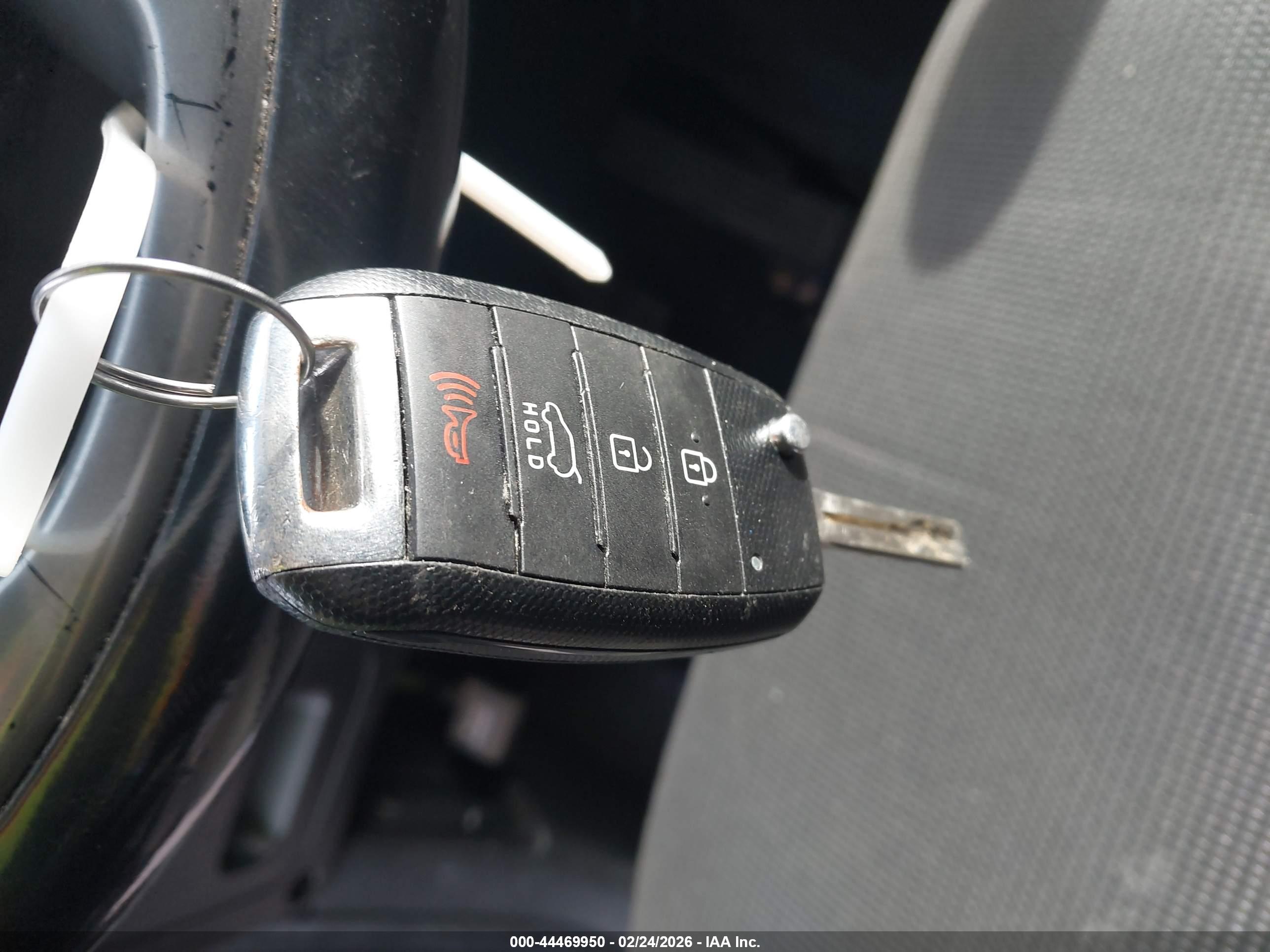 KIA SORENTO image 11
