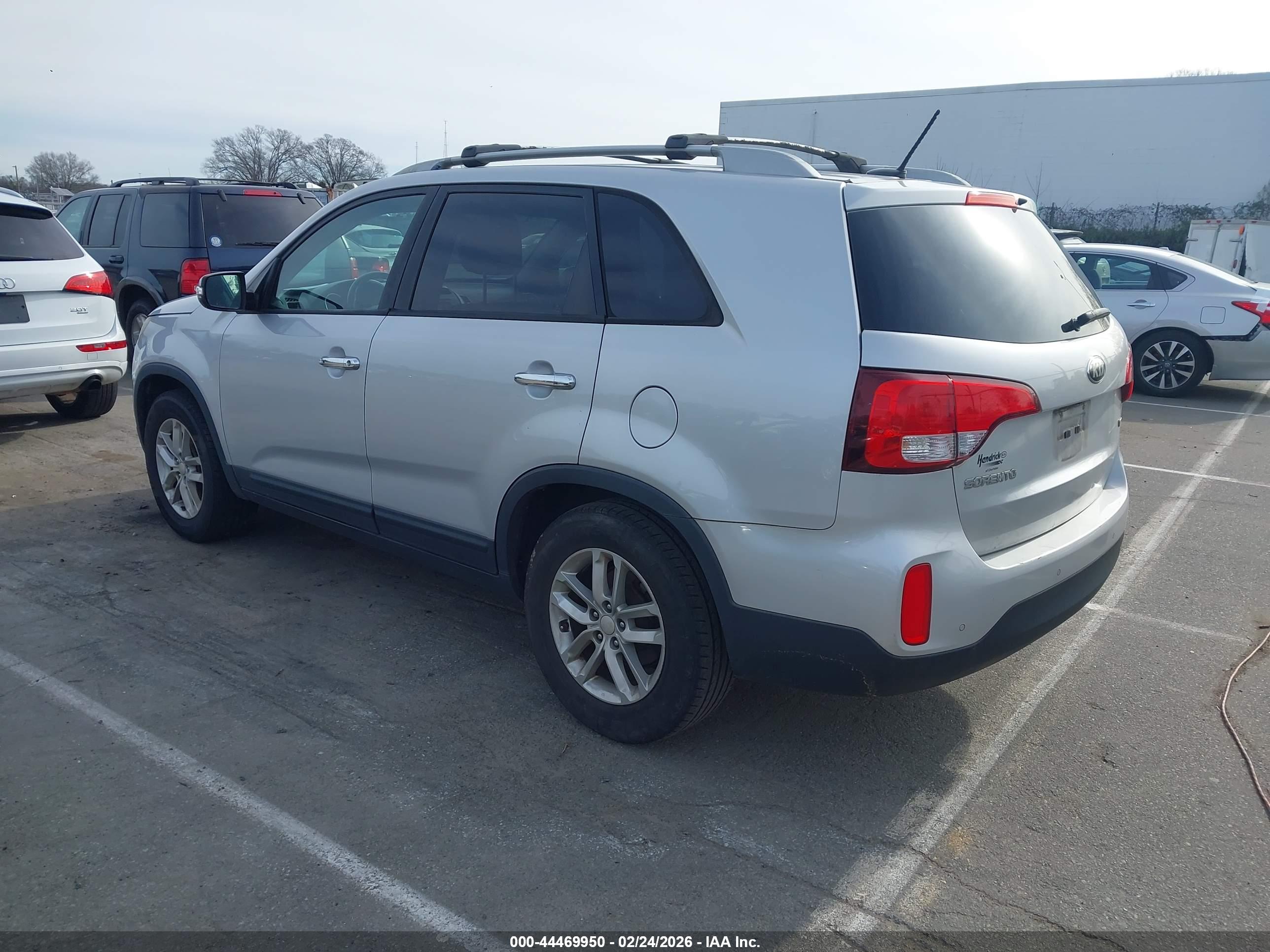 KIA SORENTO image 3