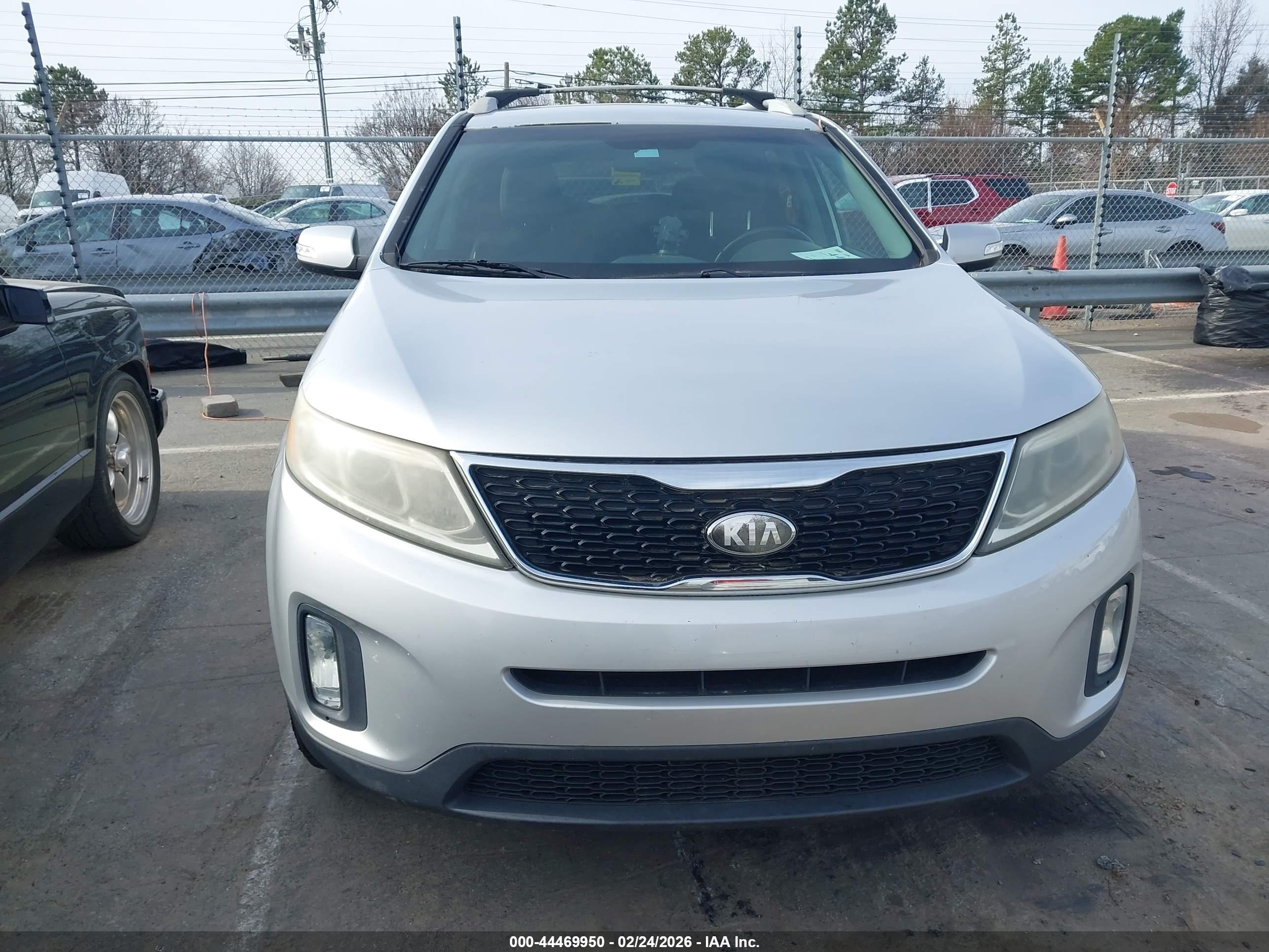 KIA SORENTO image 6