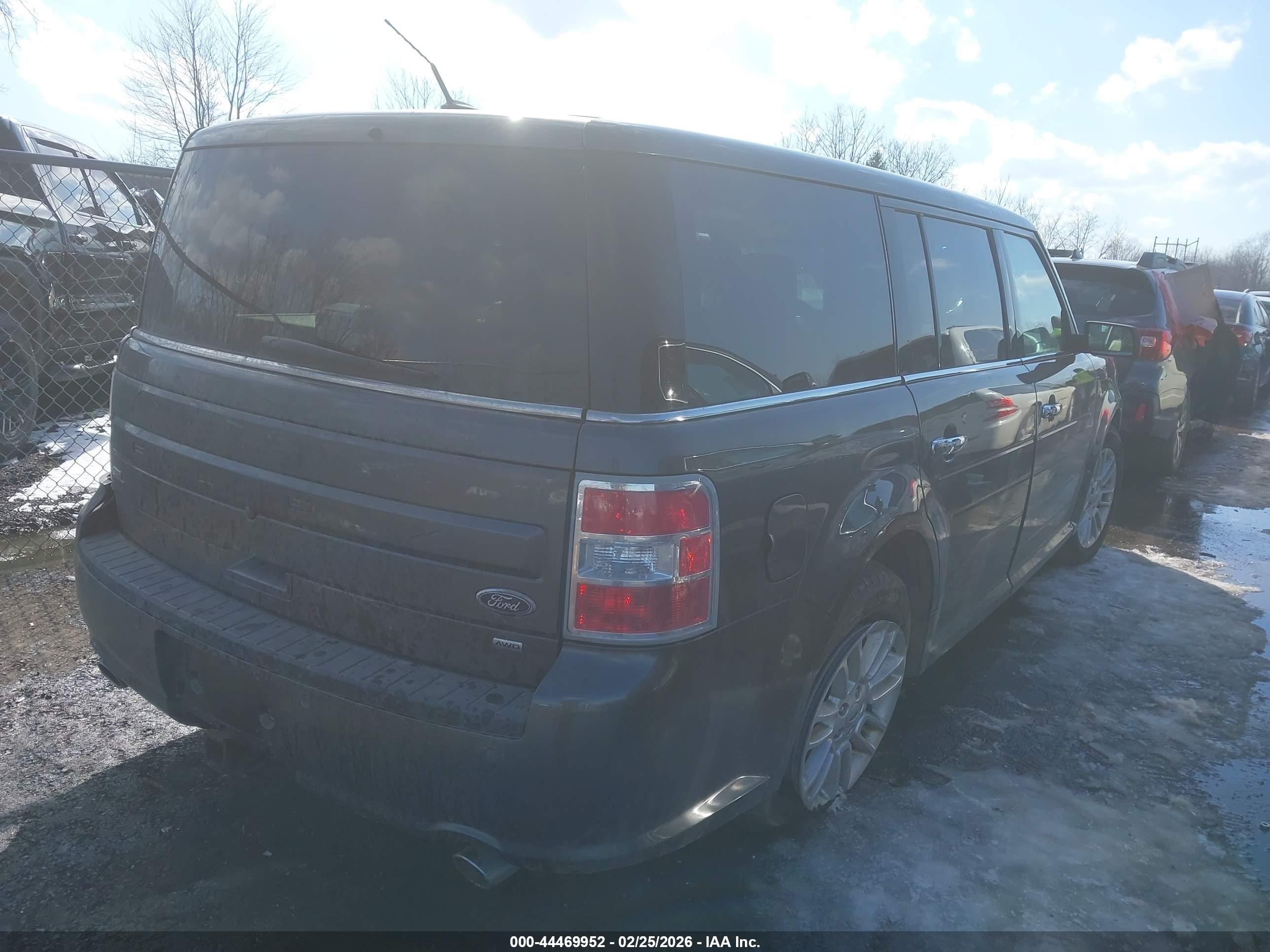FORD FLEX image 4