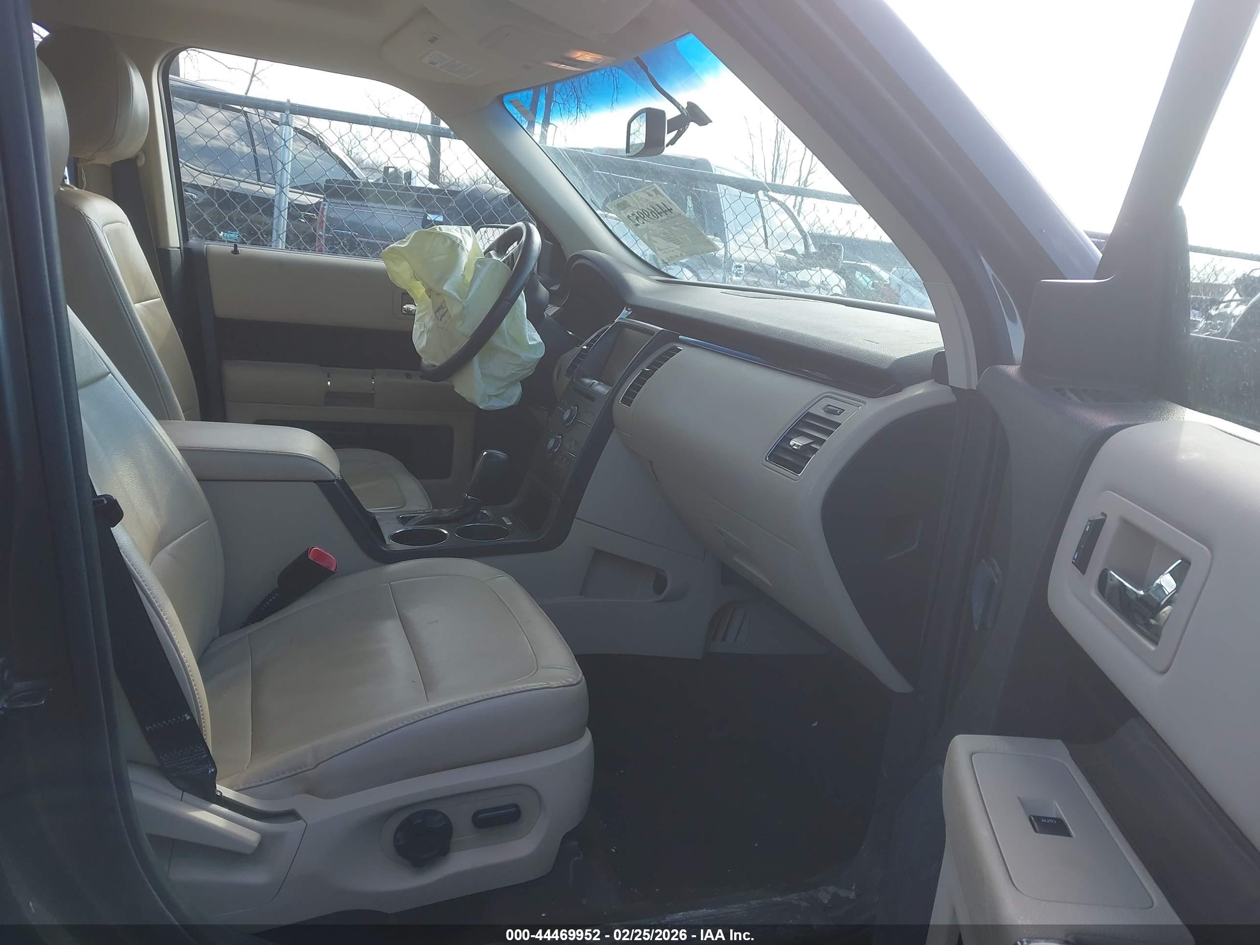 FORD FLEX image 5