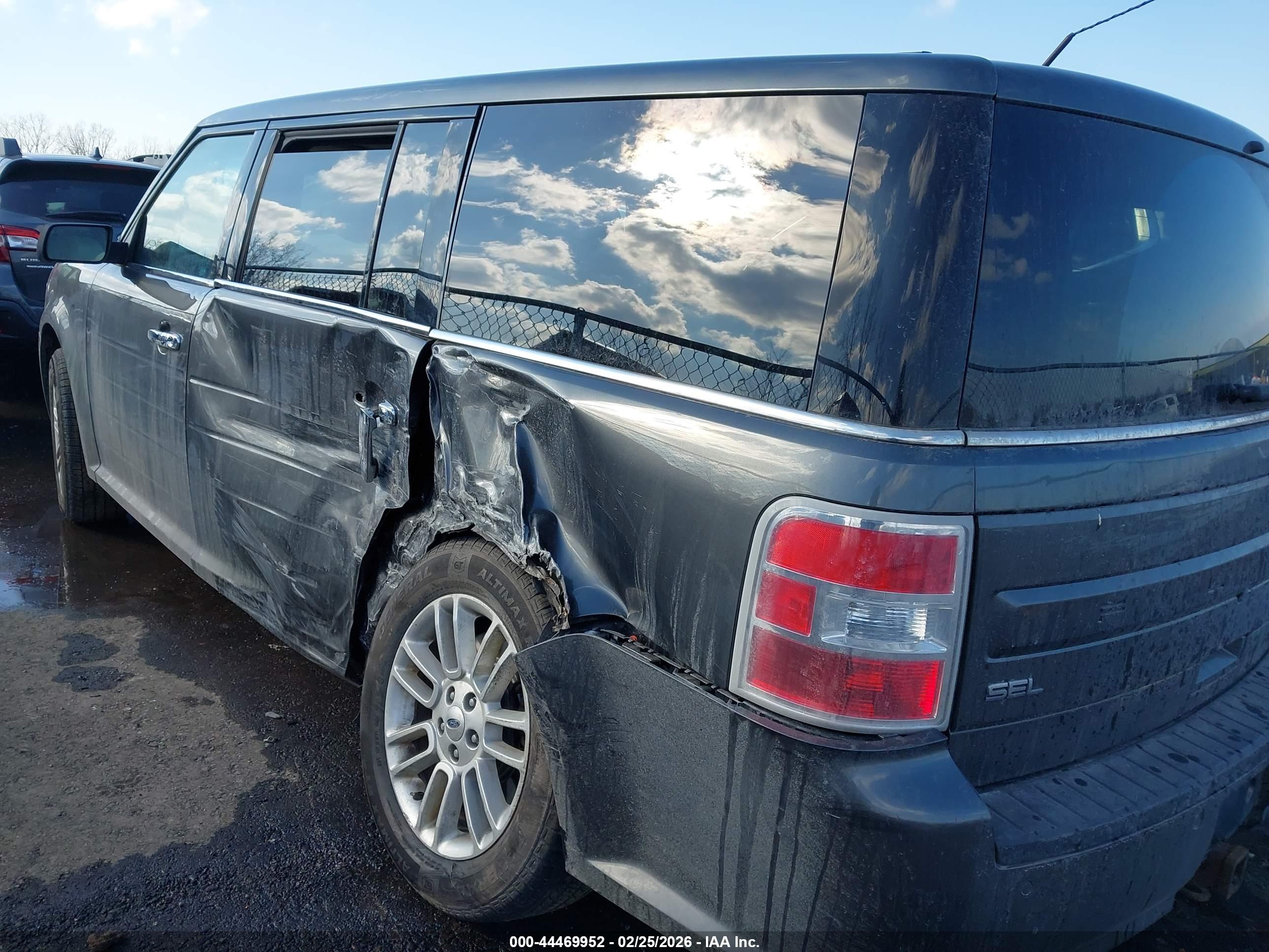 FORD FLEX image 6