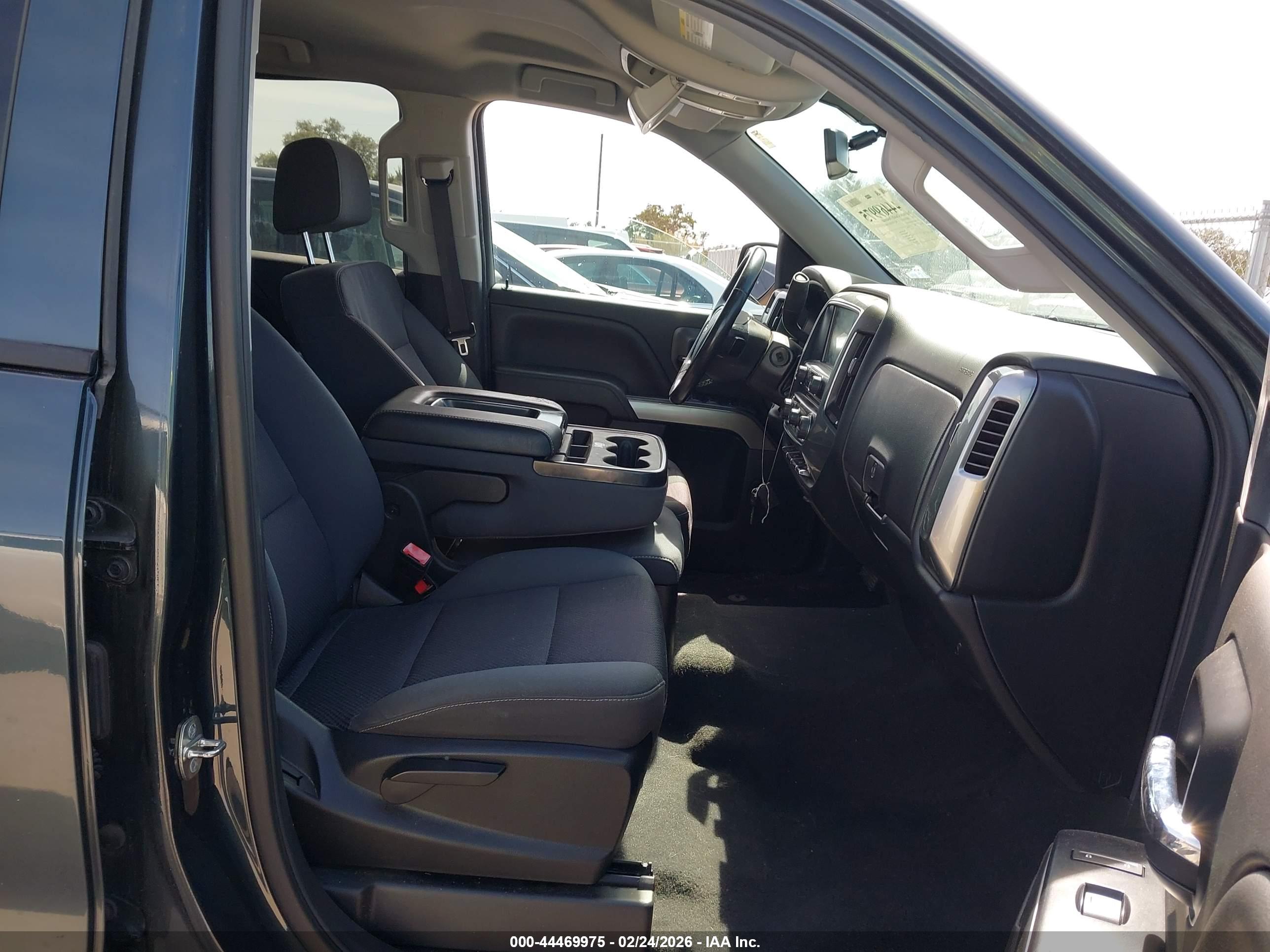 CHEVROLET SILVERADO image 5