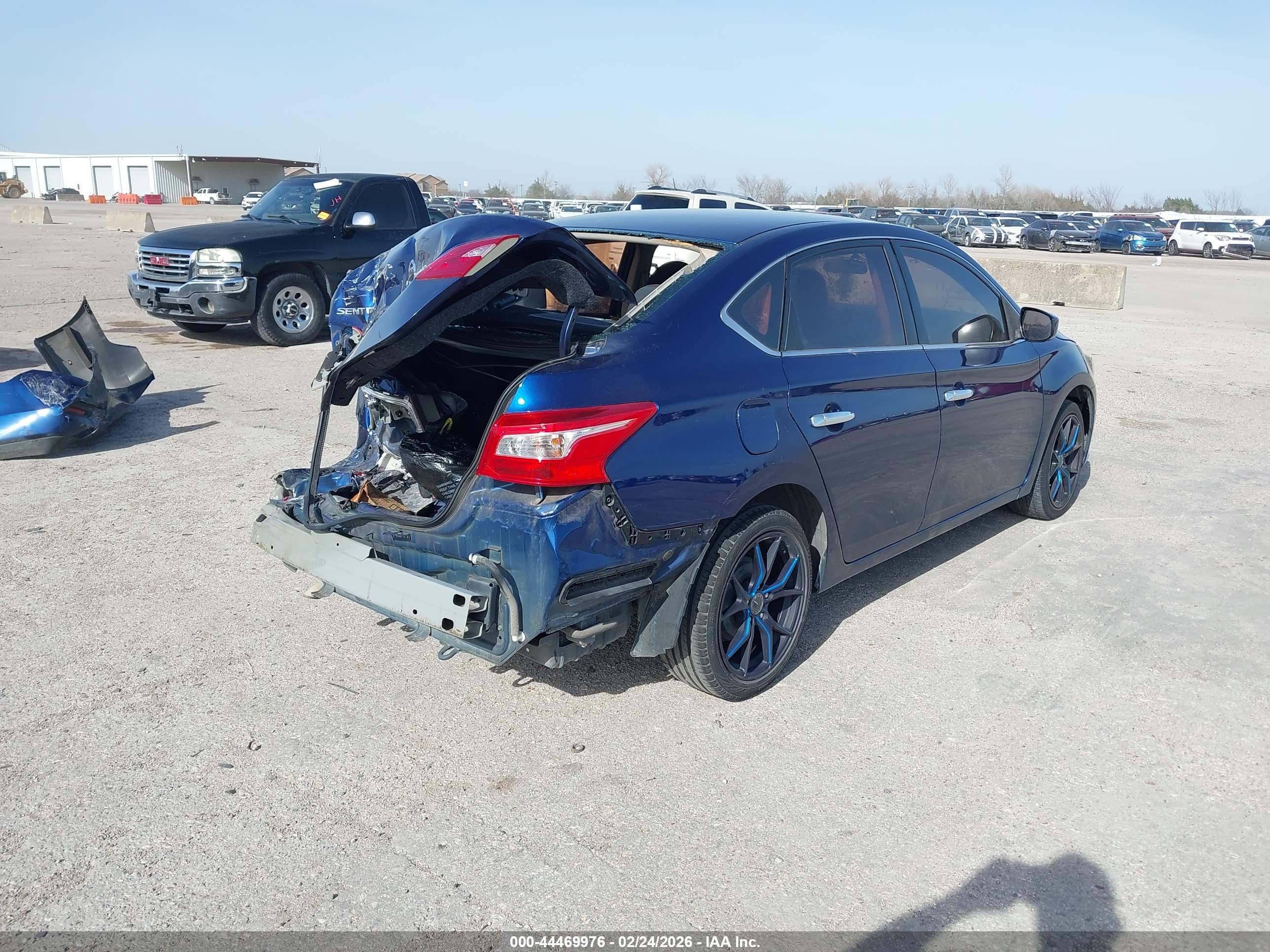 NISSAN SENTRA image 4