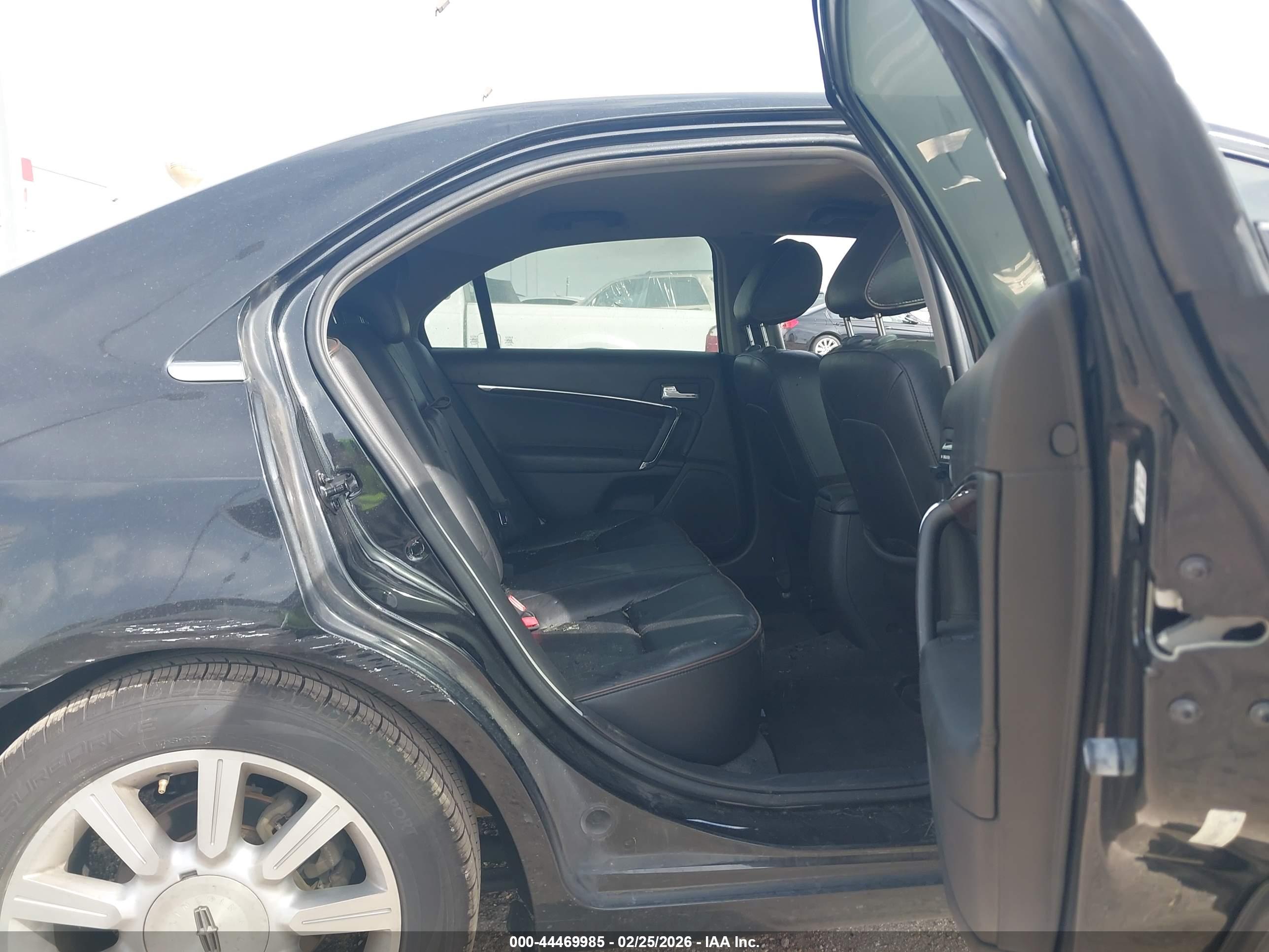 LINCOLN MKZ image 8