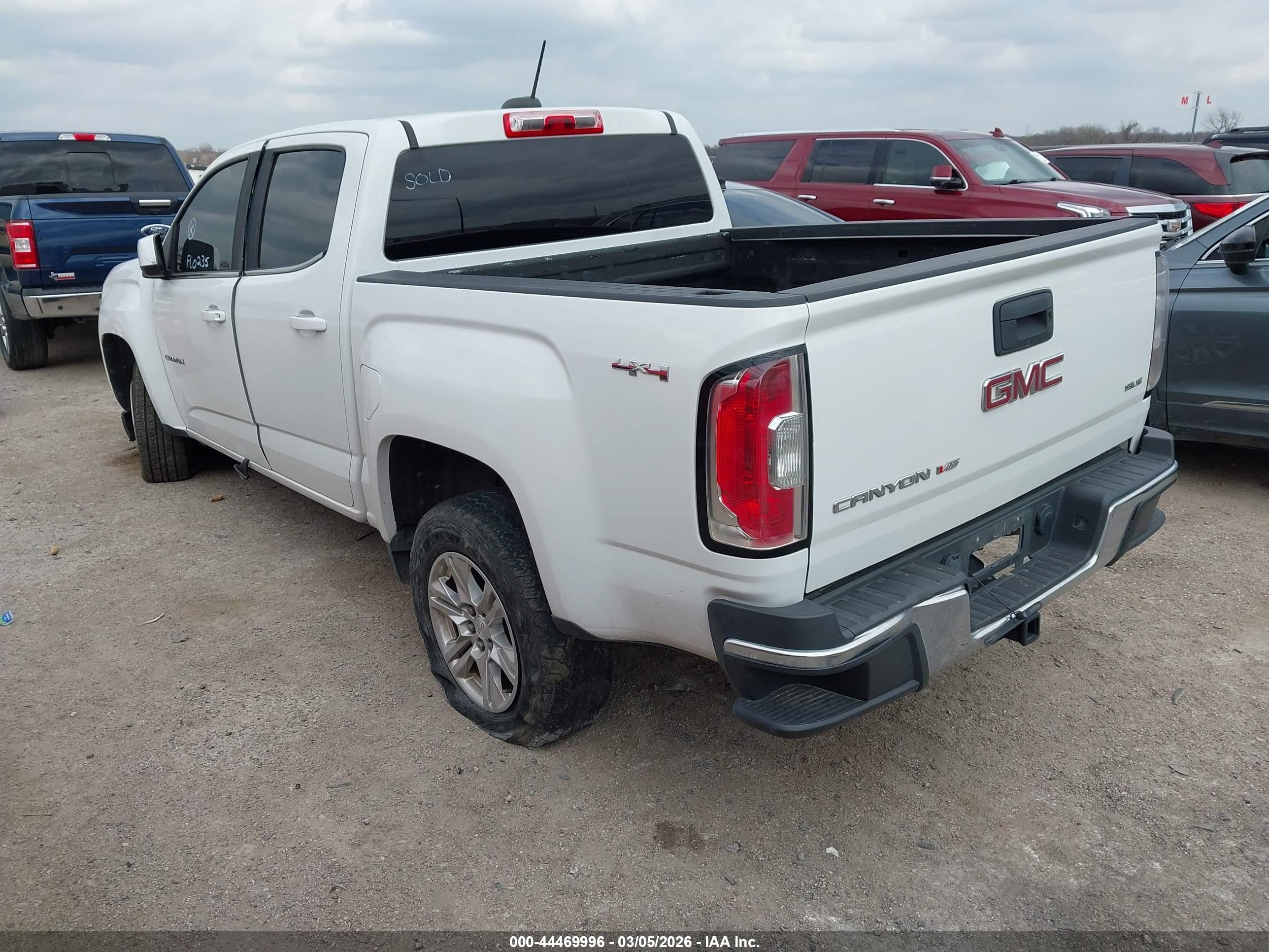 GMC CANYON image 3