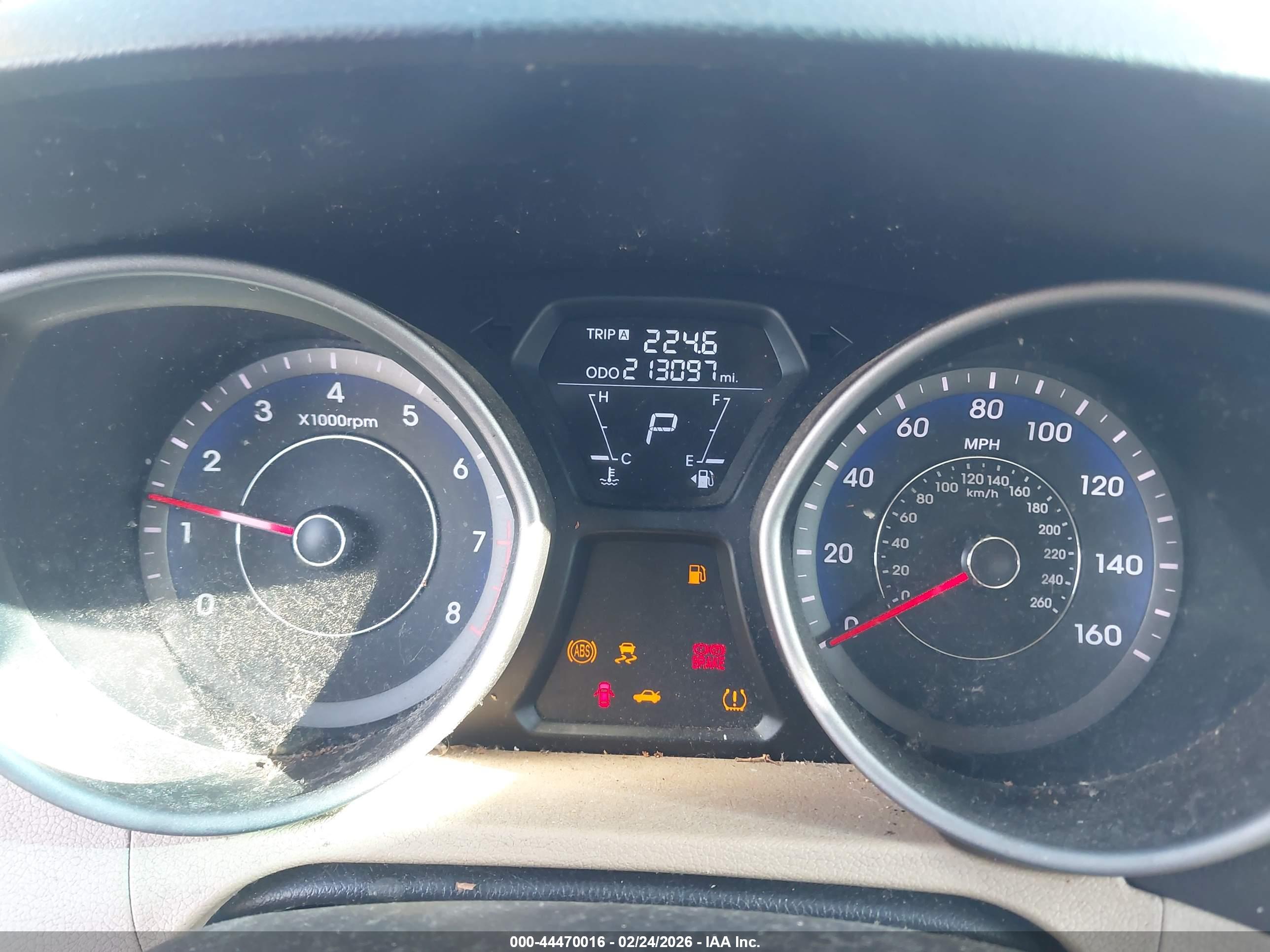 HYUNDAI ELANTRA image 7