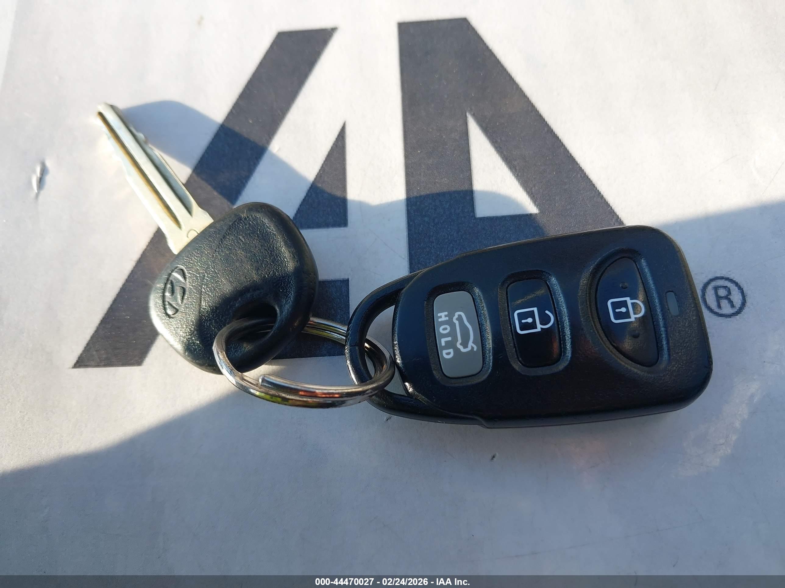 HYUNDAI ELANTRA image 11