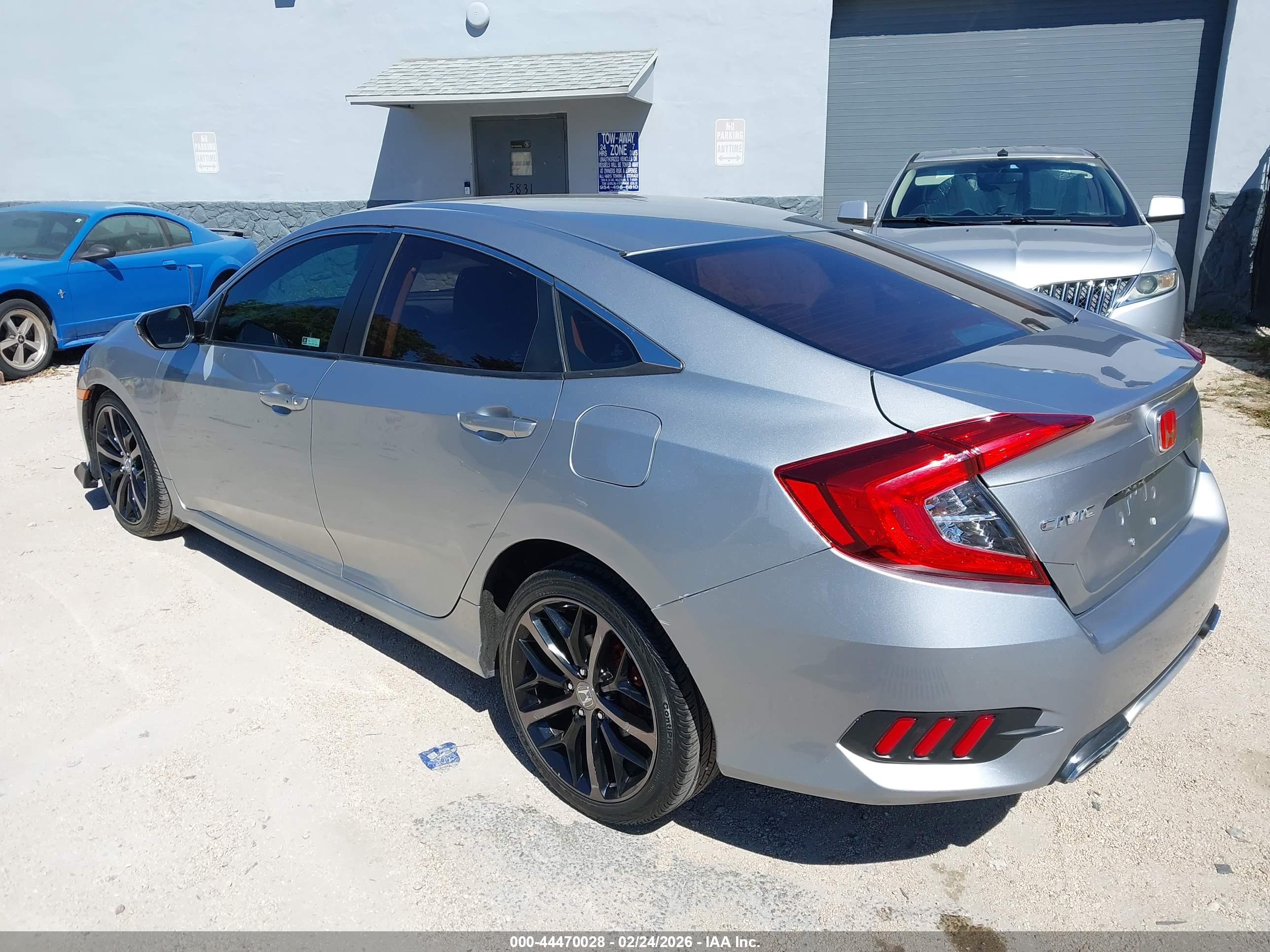 HONDA CIVIC image 3