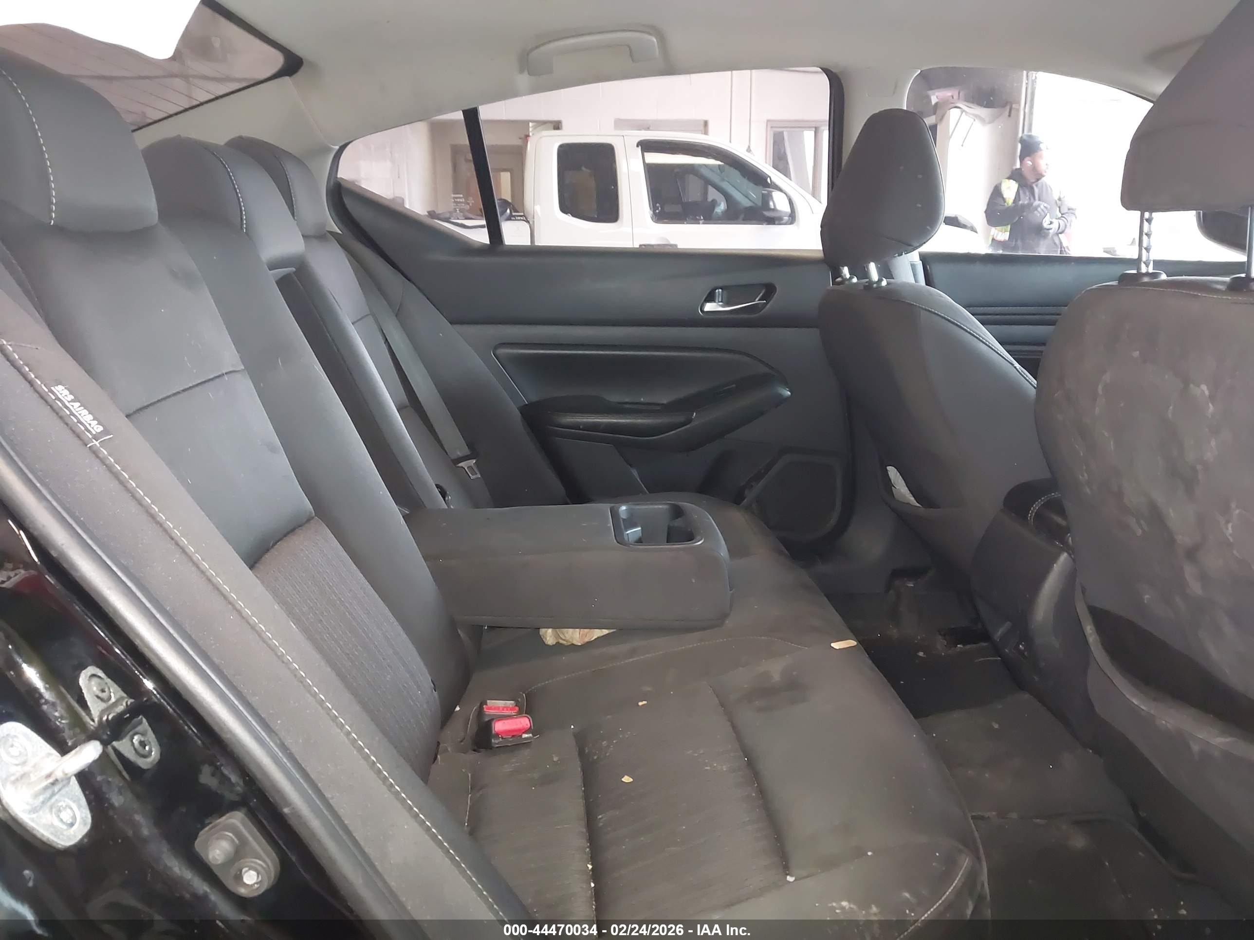 NISSAN ALTIMA image 8