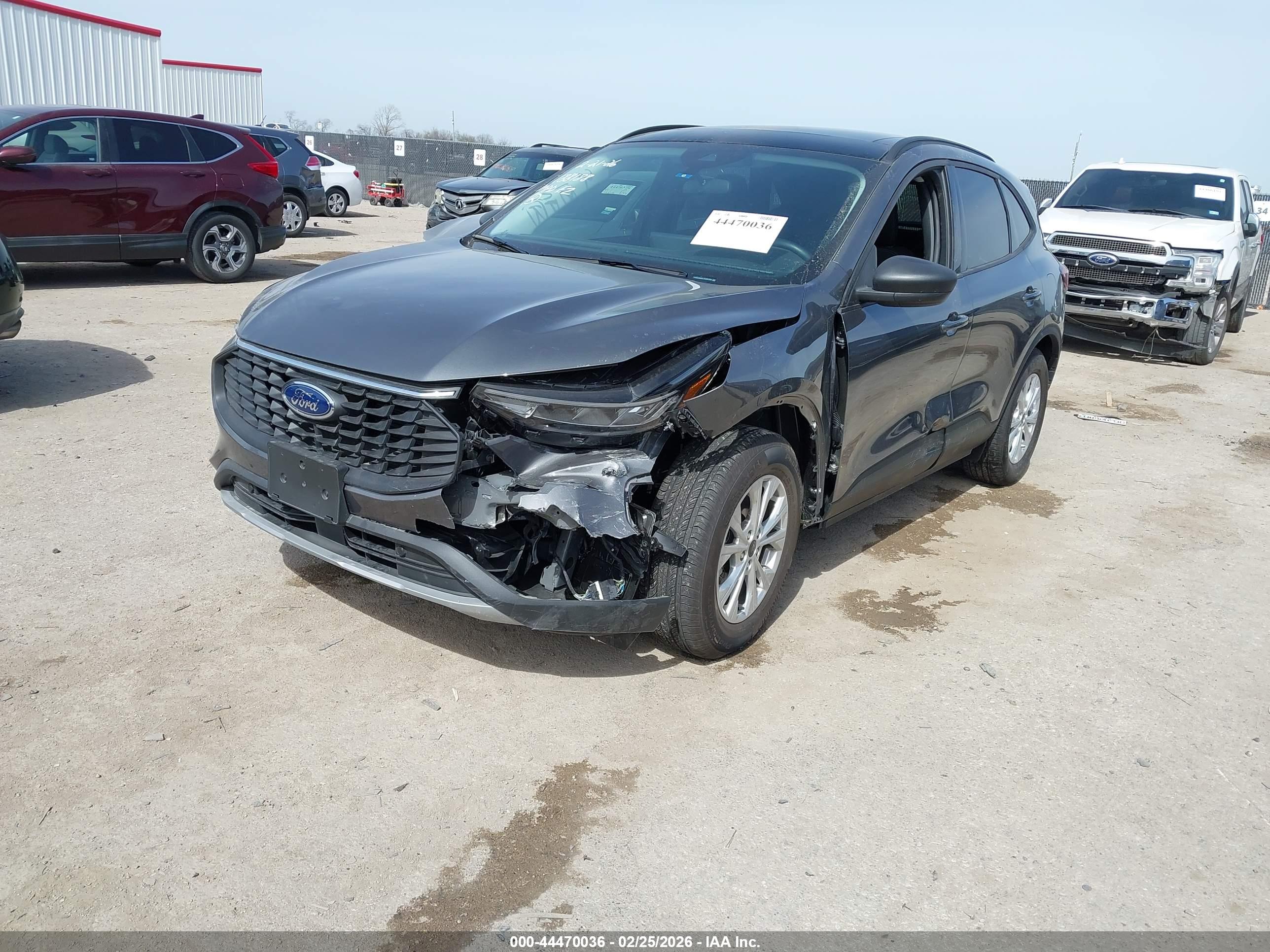 FORD ESCAPE image 2