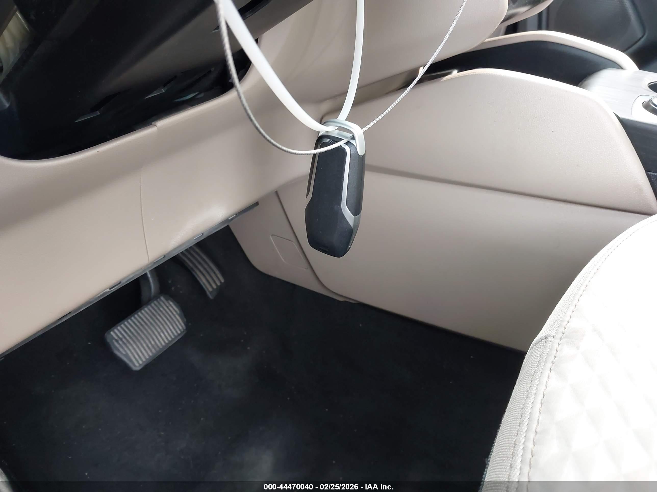 FORD ESCAPE image 11