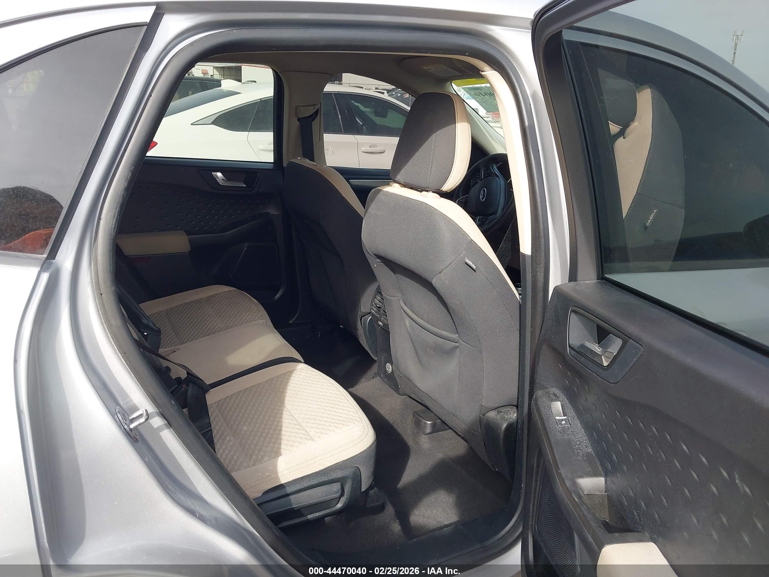 FORD ESCAPE image 8