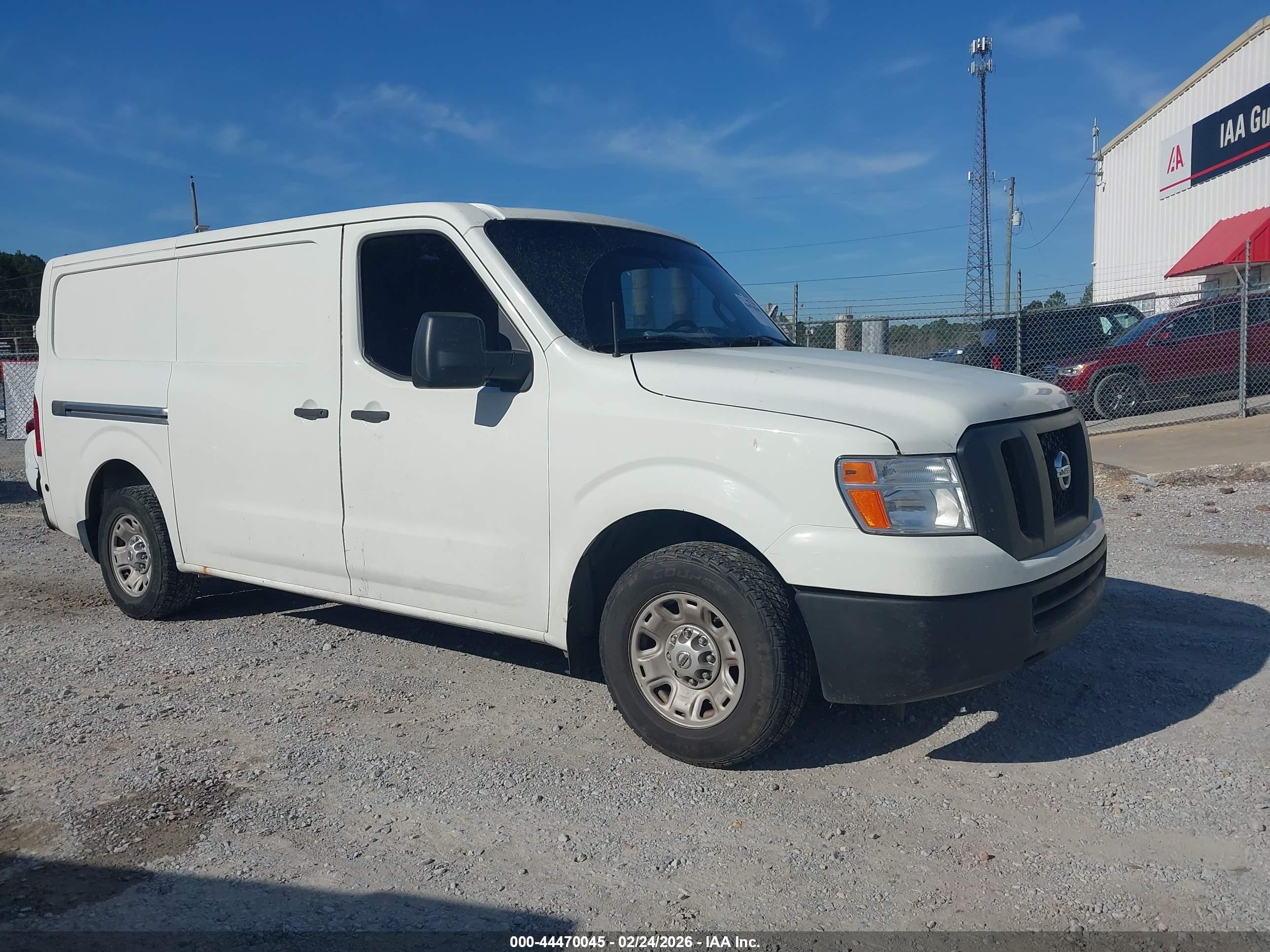NISSAN NV image 6