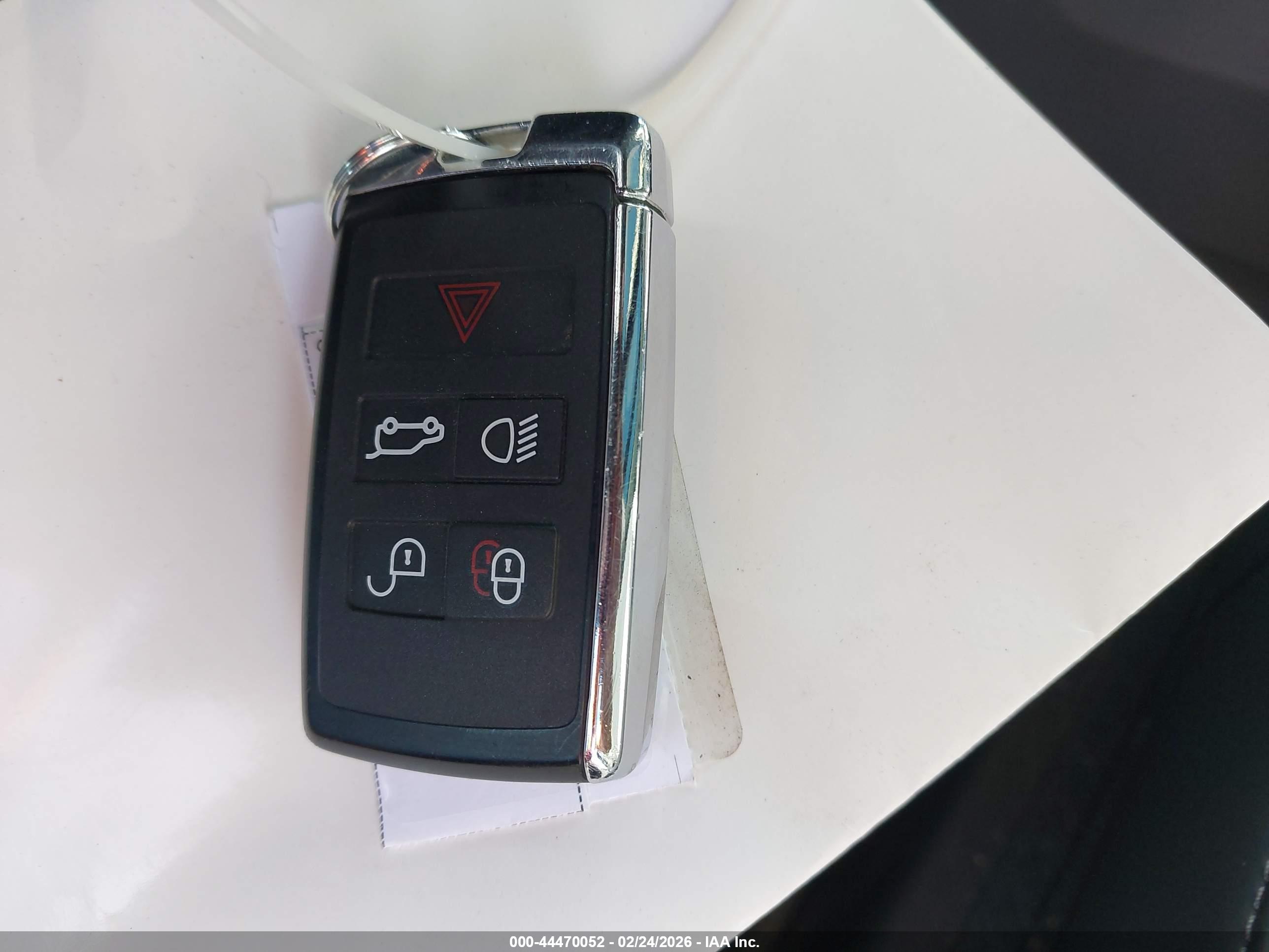 LAND ROVER image 11