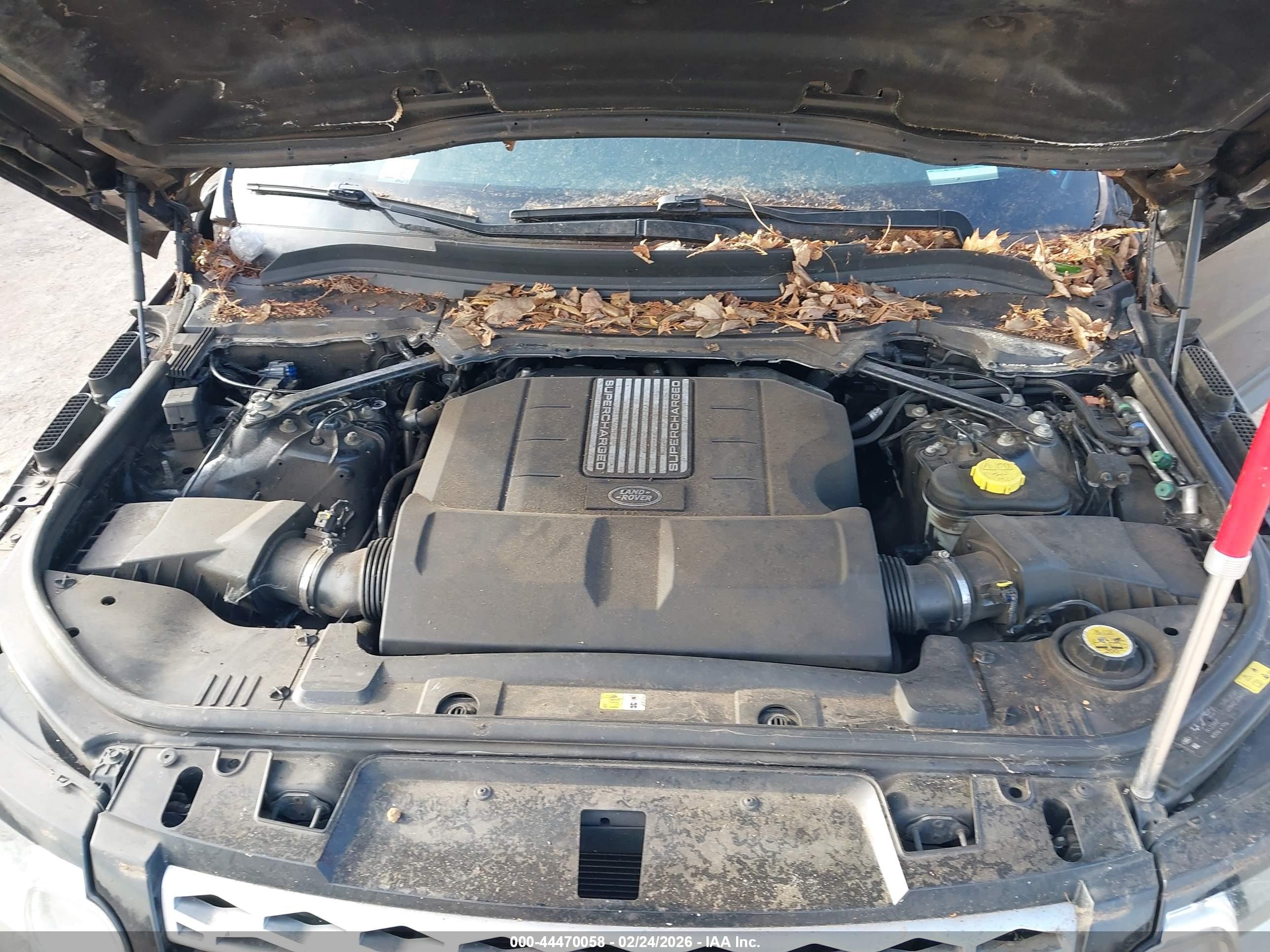 LAND ROVER image 10