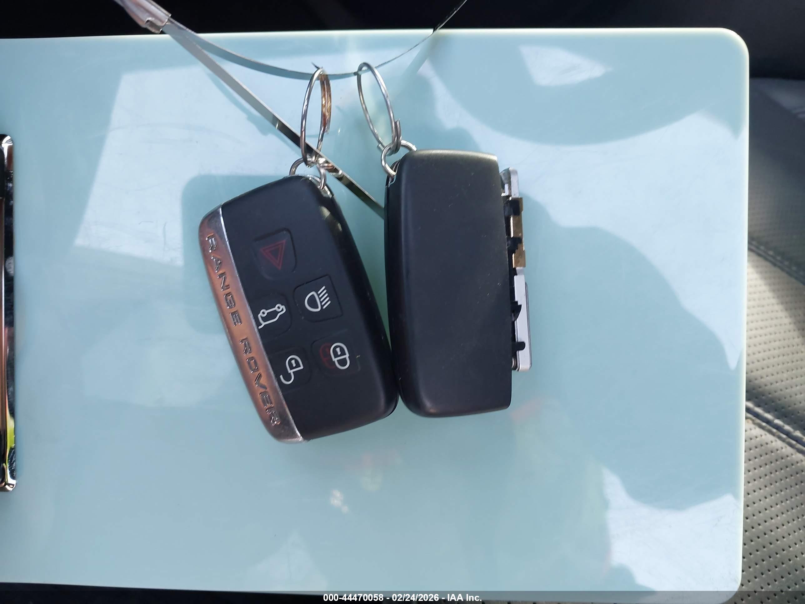 LAND ROVER image 11
