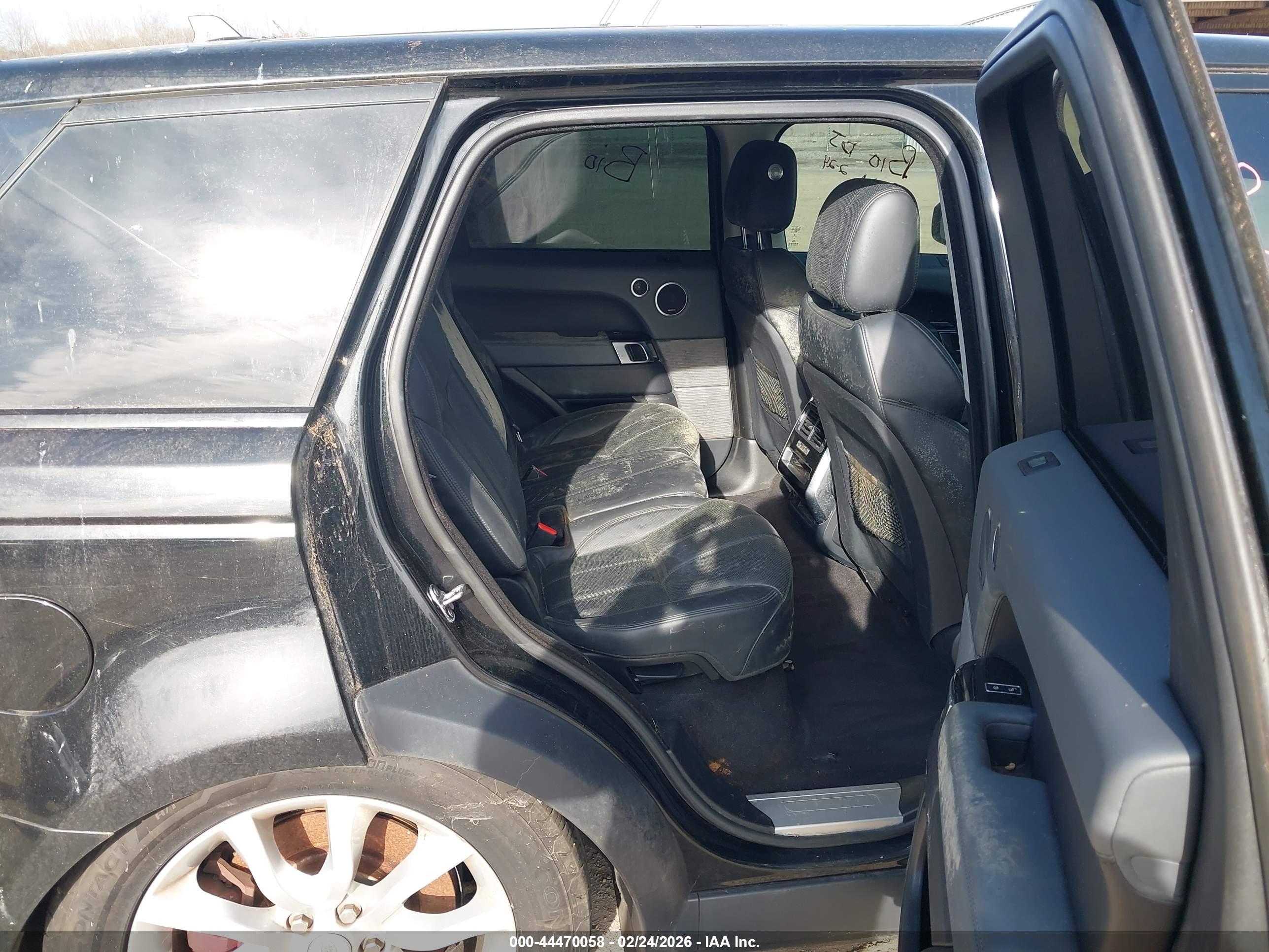 LAND ROVER image 8