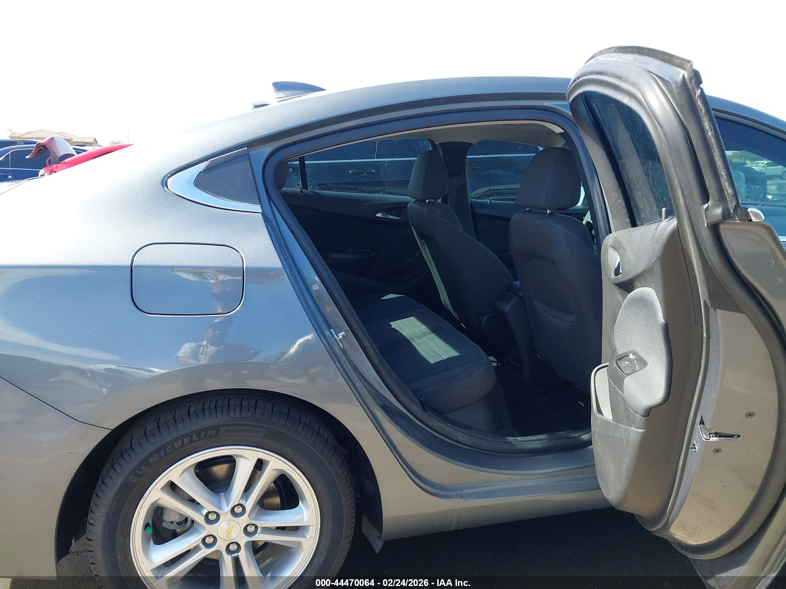 CHEVROLET CRUZE image 8
