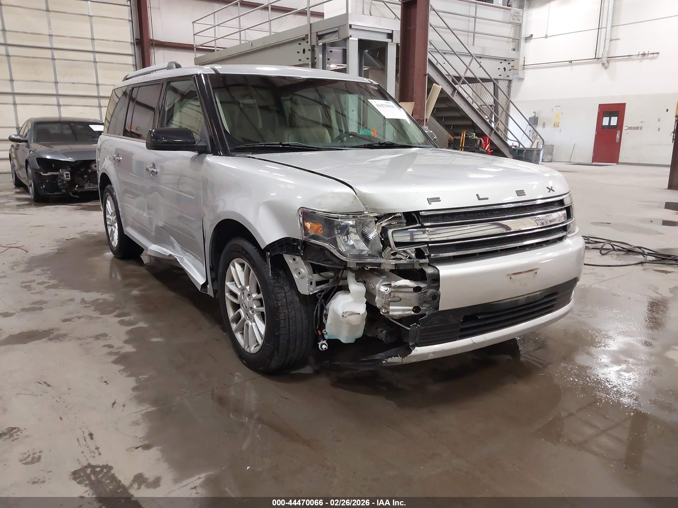 FORD FLEX image 6