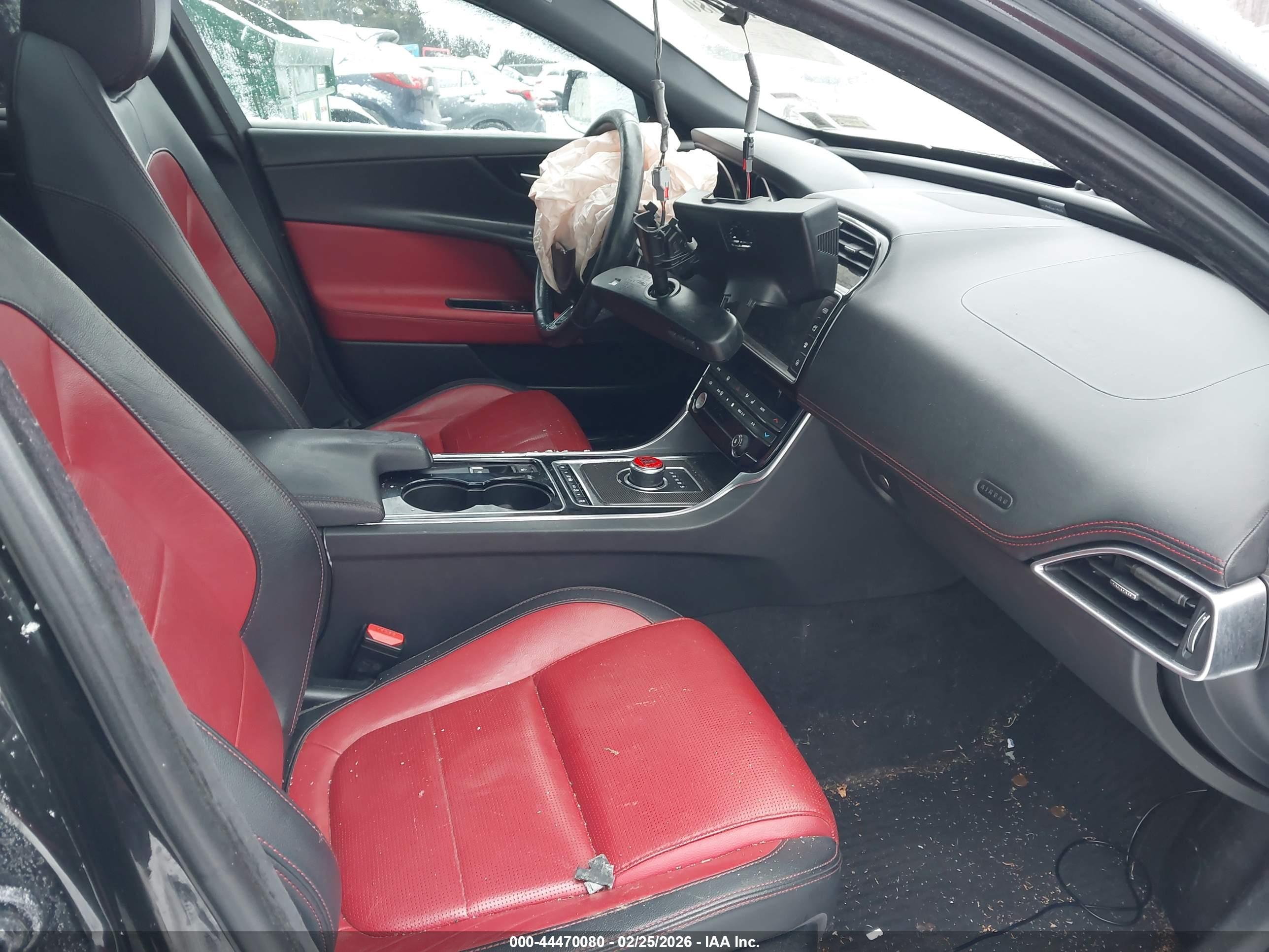 JAGUAR XE image 5