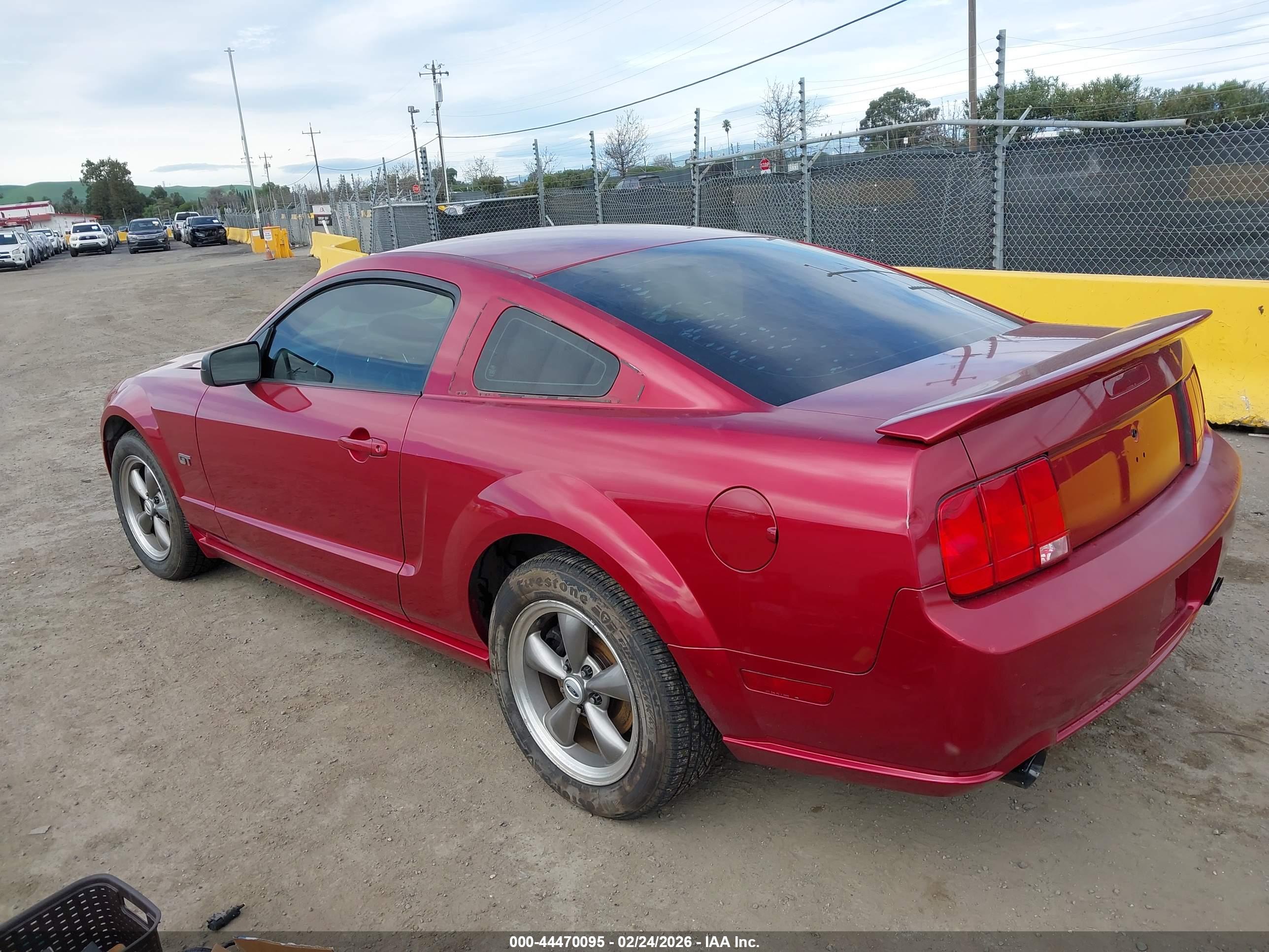 FORD MUSTANG image 3