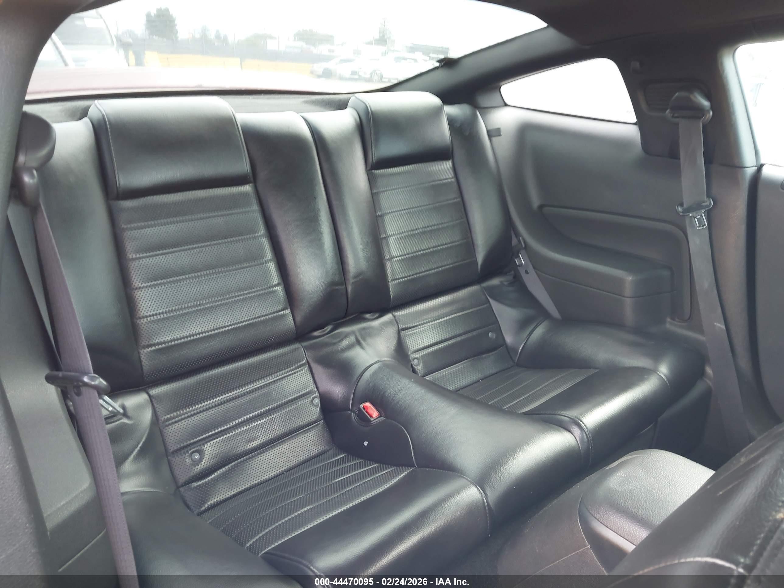 FORD MUSTANG image 8